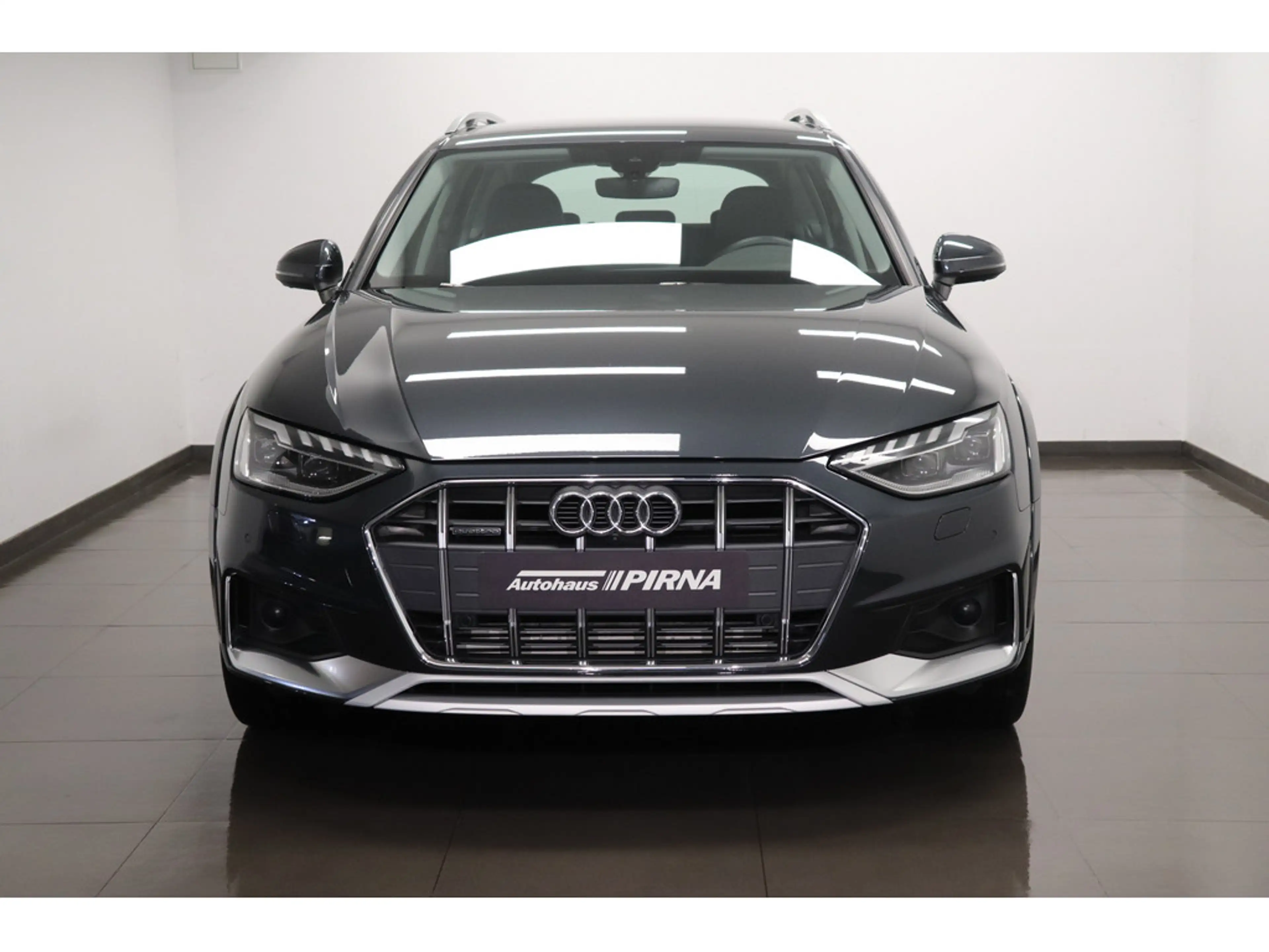 Audi A4 allroad 45 2.0 TFSI quattro #Matrix #NAVI — photo 3