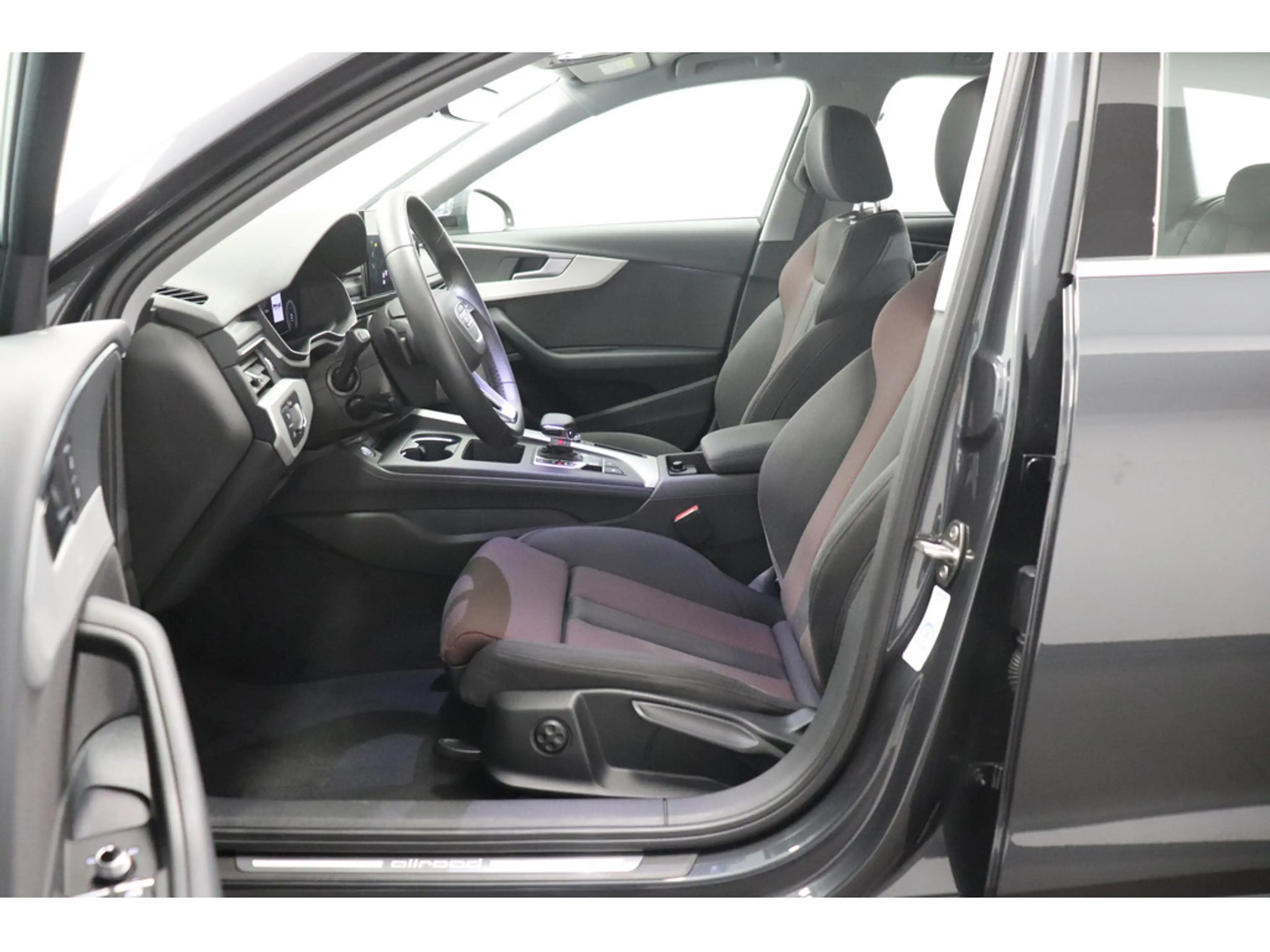 Audi A4 allroad 45 2.0 TFSI quattro #Matrix #NAVI — photo 11