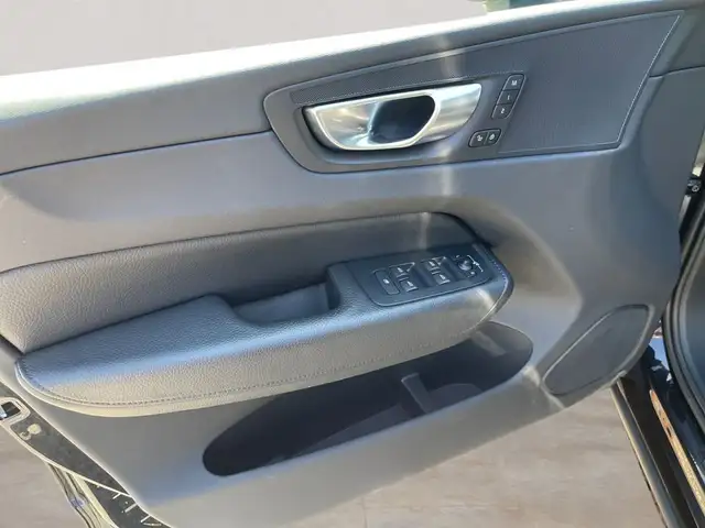 Volvo XC60 view 12