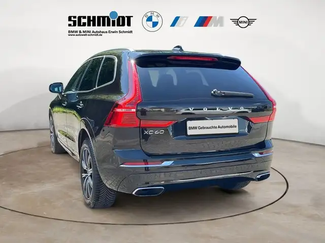 Volvo XC60 view 3