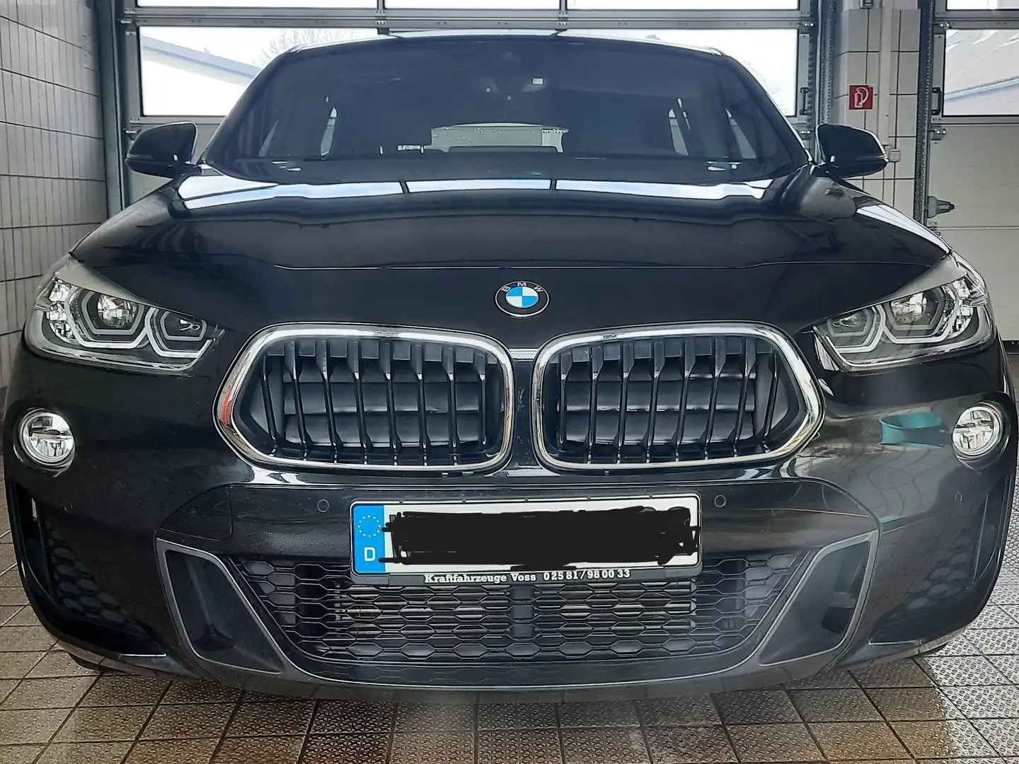 BMW X2 M X2 xDrive20i Aut. M Sport Černá - 1