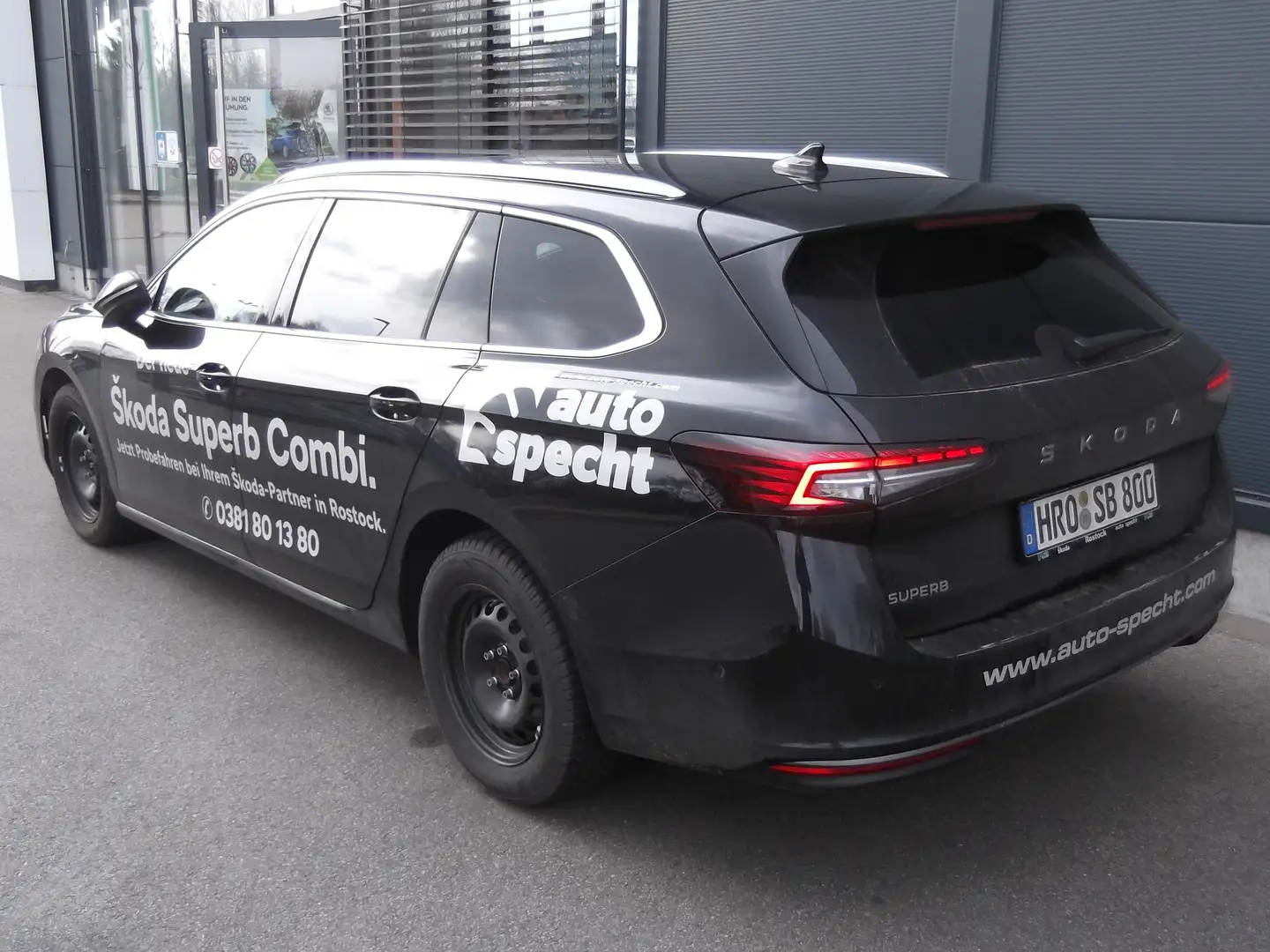 Skoda Superb 2.0 TDI 110kW L & K DSG/AHK/ACC/Navi/Leder Schwarz - 2