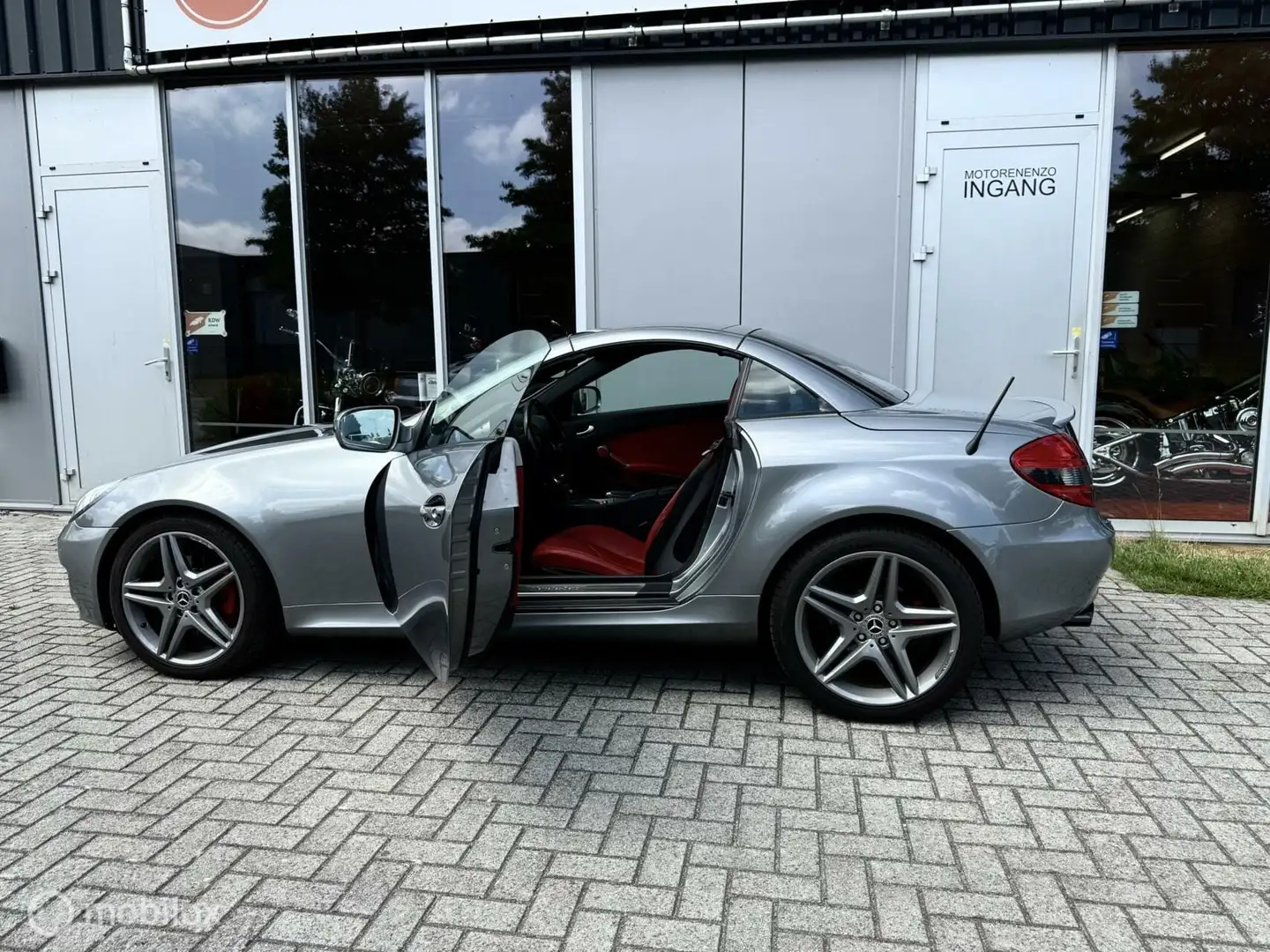 Mercedes-Benz SLK 300 Prestige Plus Сірий - 2