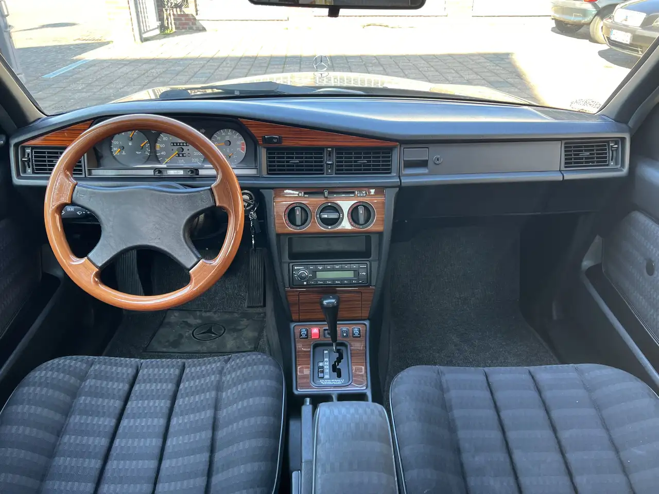 Mercedes-Benz 190 E 2.0, foto 9