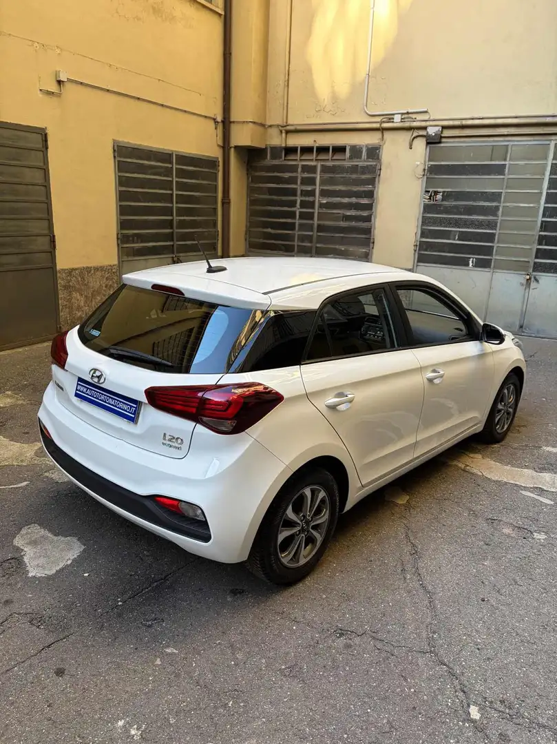 Hyundai i20 1.2 5 porte Econext Tech Weiß - 2
