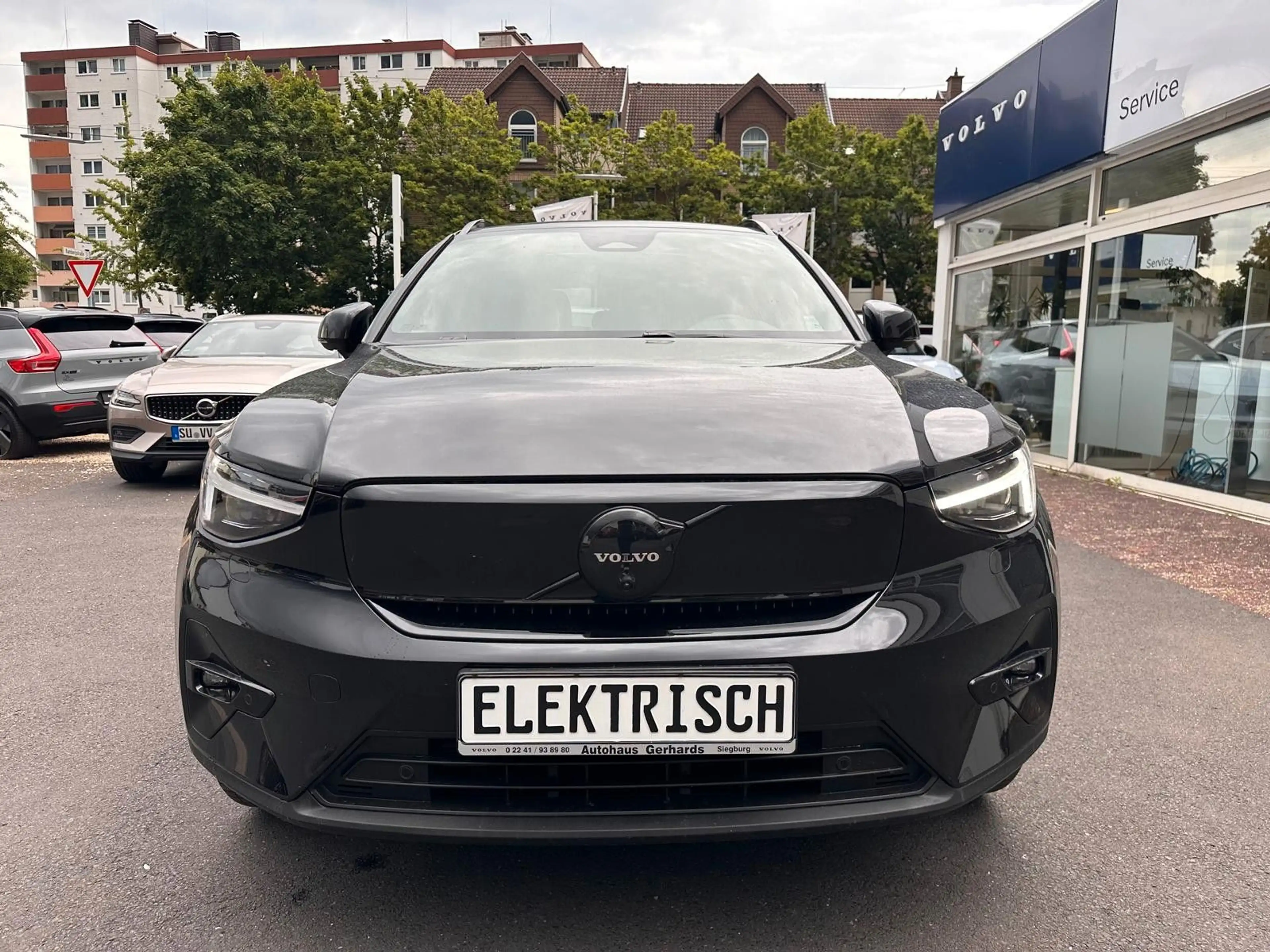Volvo EX40 AWD Ultra Black Edition Perf.AHK,Pano360°WP — photo 2