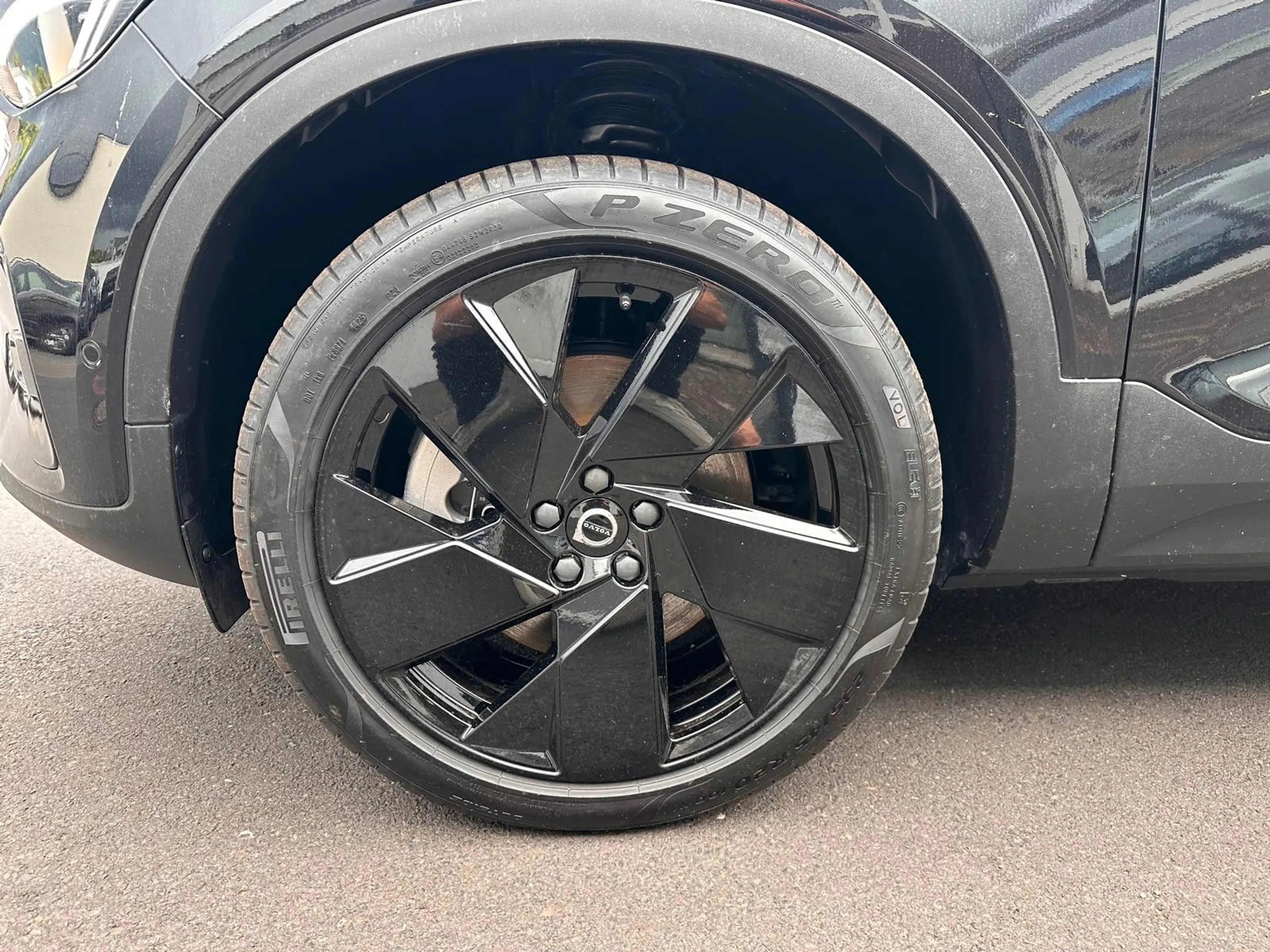 Volvo EX40 AWD Ultra Black Edition Perf.AHK,Pano360°WP — photo 13