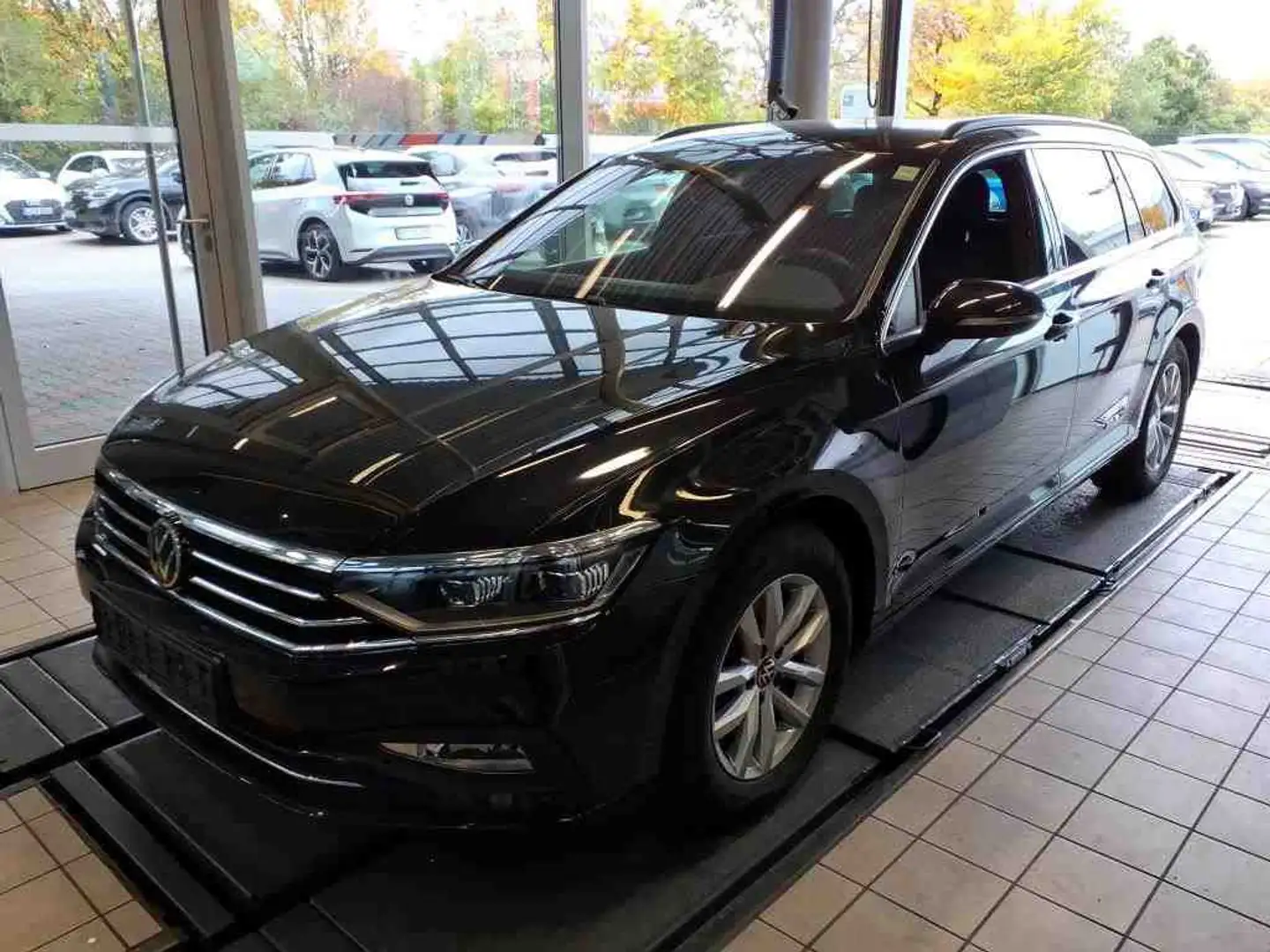 Volkswagen Passat Variant 2.0 TDI Business DSG MATRIX FSH Noir - 2
