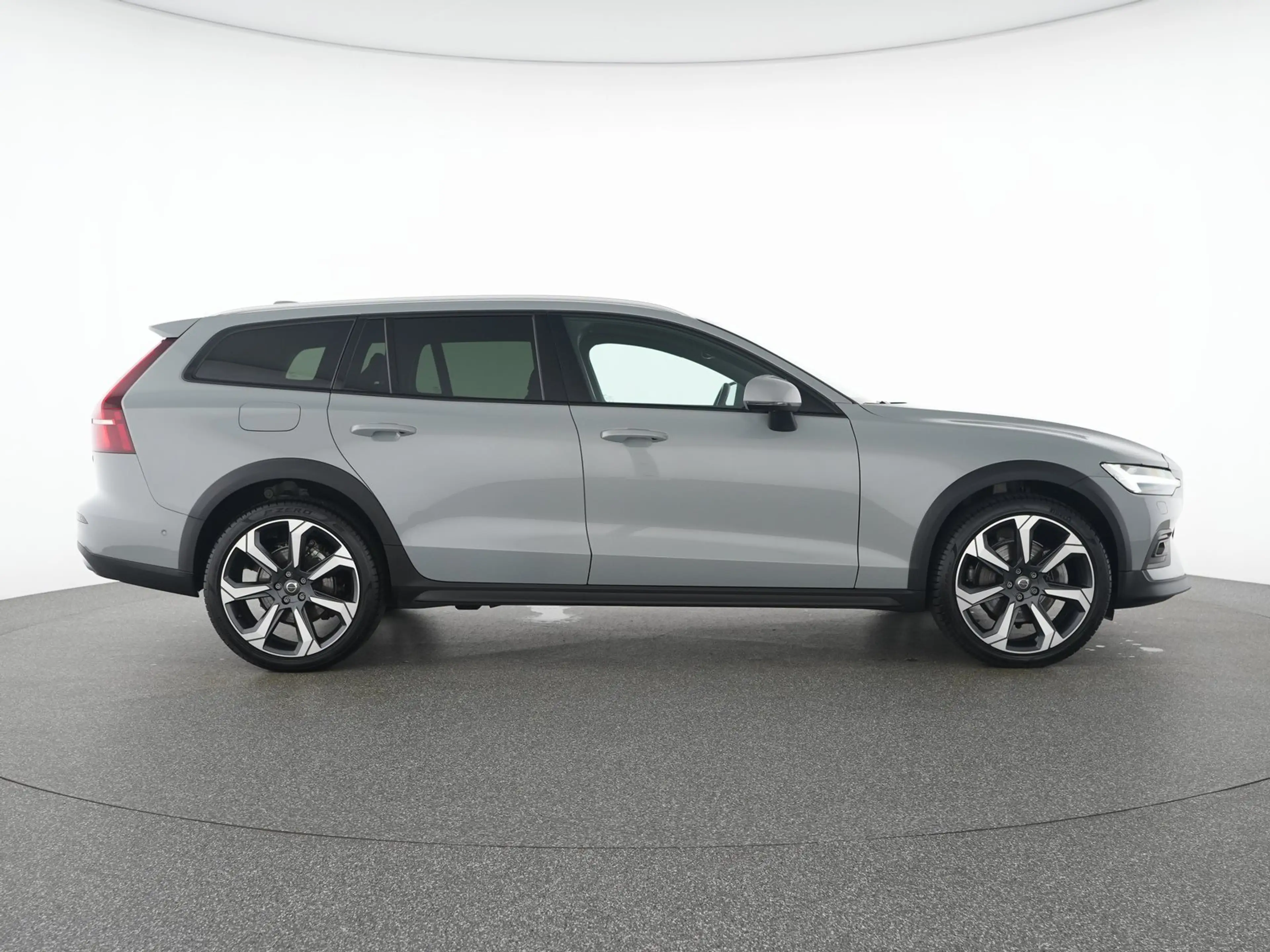 Volvo V60 Cross Country B4 Diesel AWD Geartronic Plus — photo 9