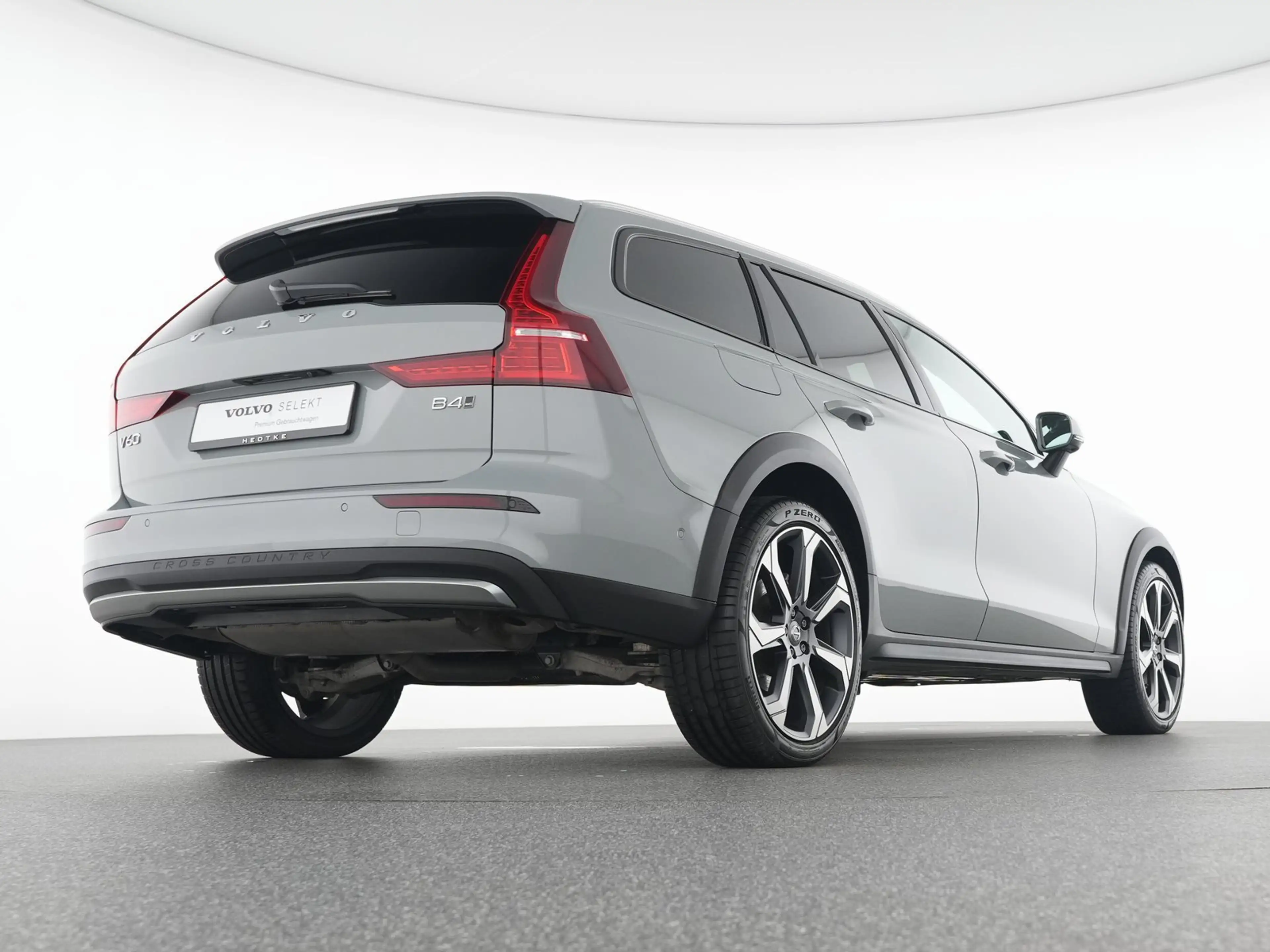 Volvo V60 Cross Country B4 Diesel AWD Geartronic Plus — photo 7