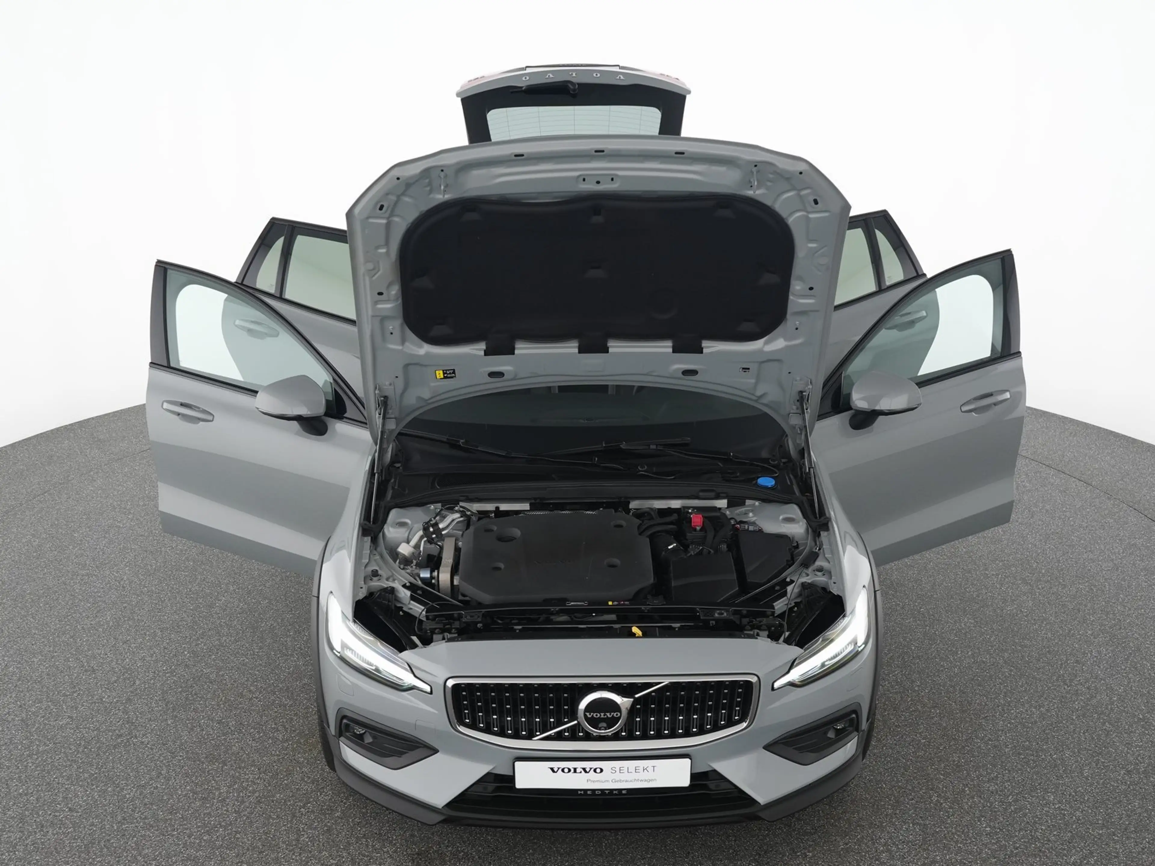 Volvo V60 Cross Country B4 Diesel AWD Geartronic Plus — photo 12