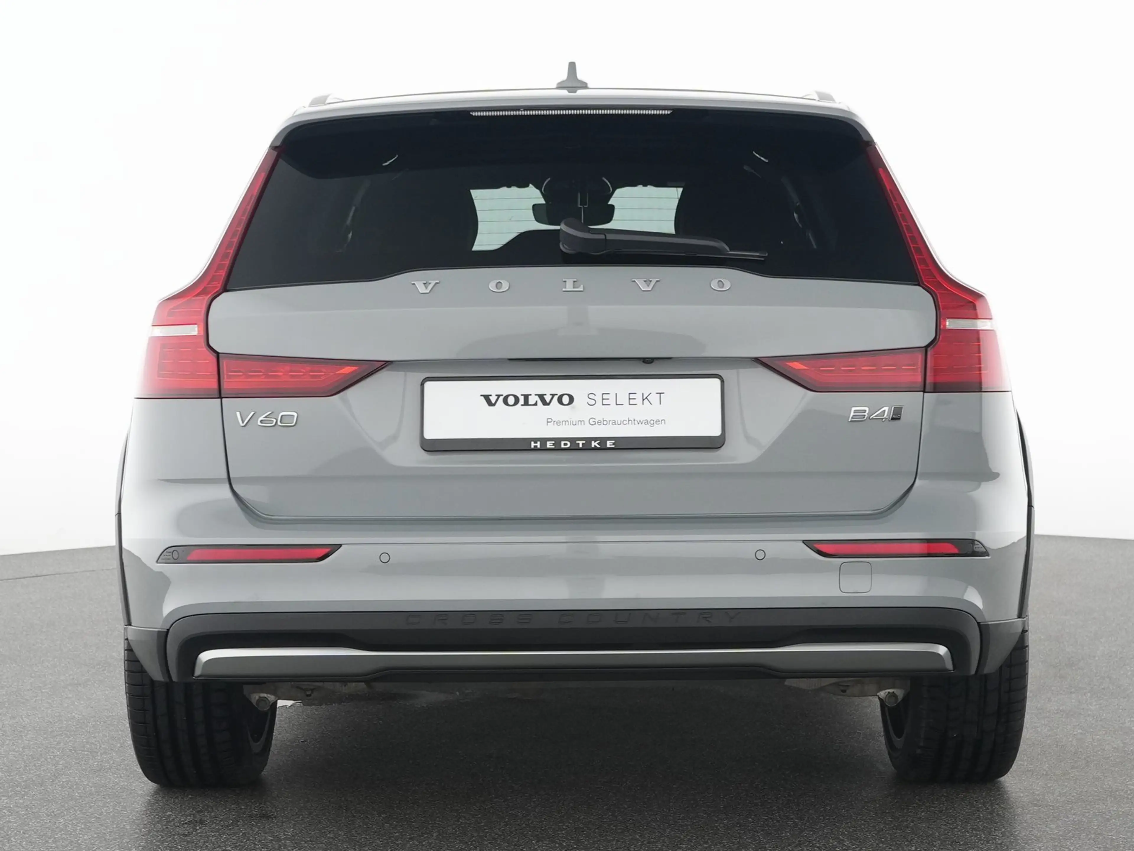 Volvo V60 Cross Country B4 Diesel AWD Geartronic Plus — photo 13