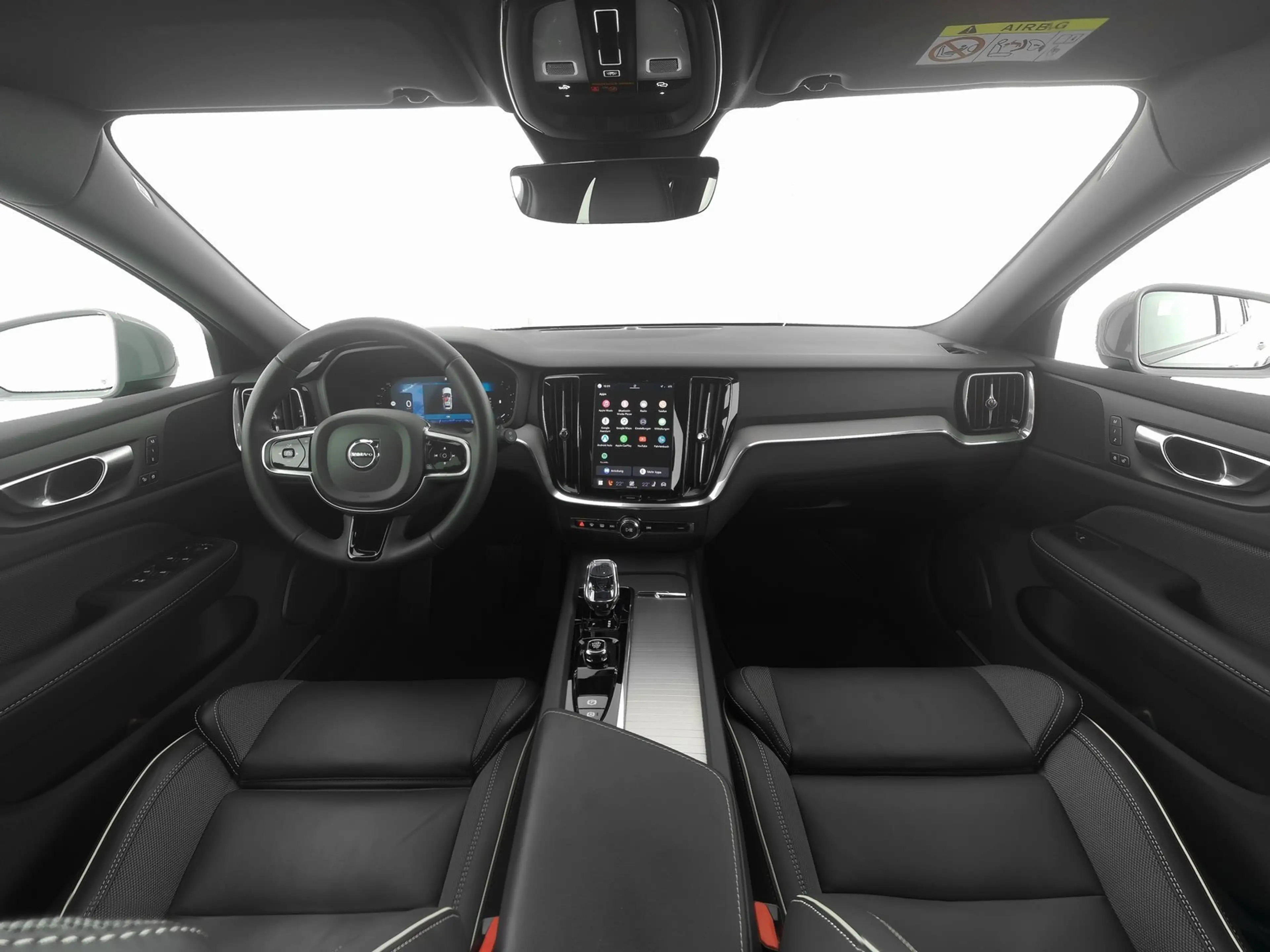 Volvo V60 Cross Country B4 Diesel AWD Geartronic Plus — photo 3