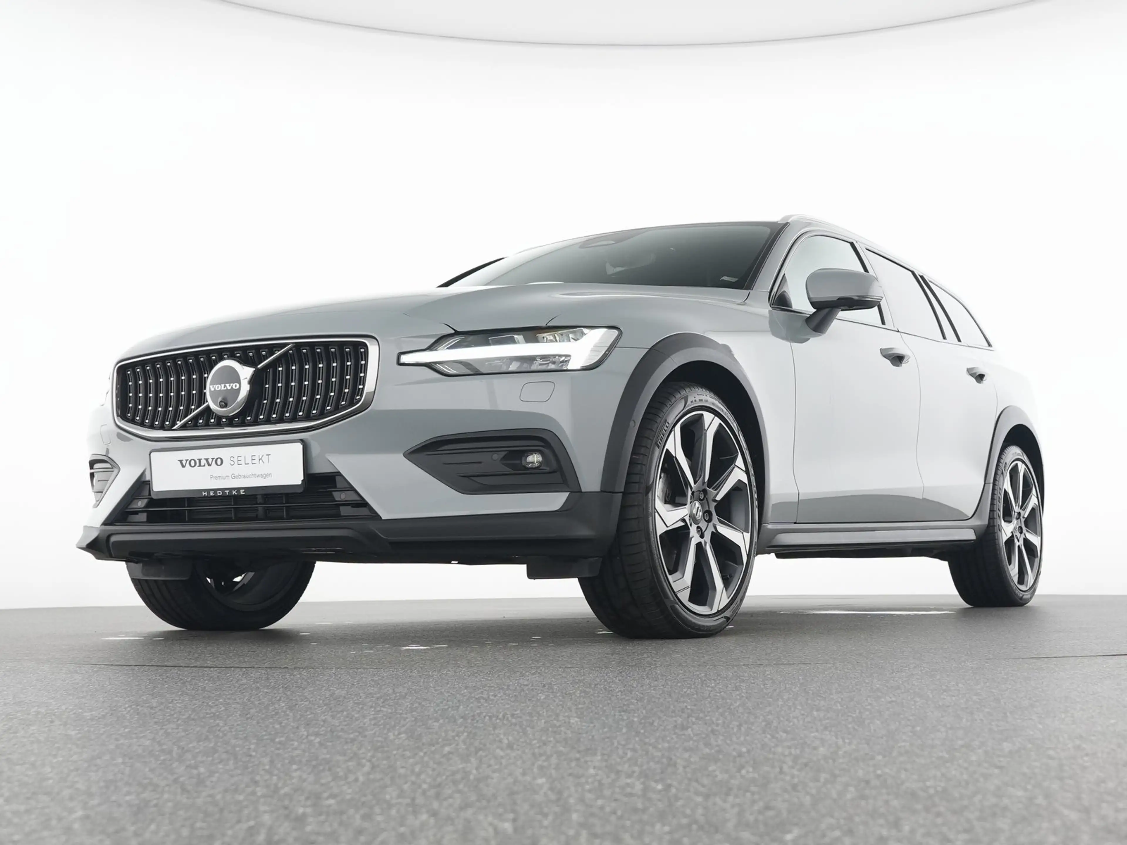 Volvo V60 Cross Country B4 Diesel AWD Geartronic Plus — photo 8