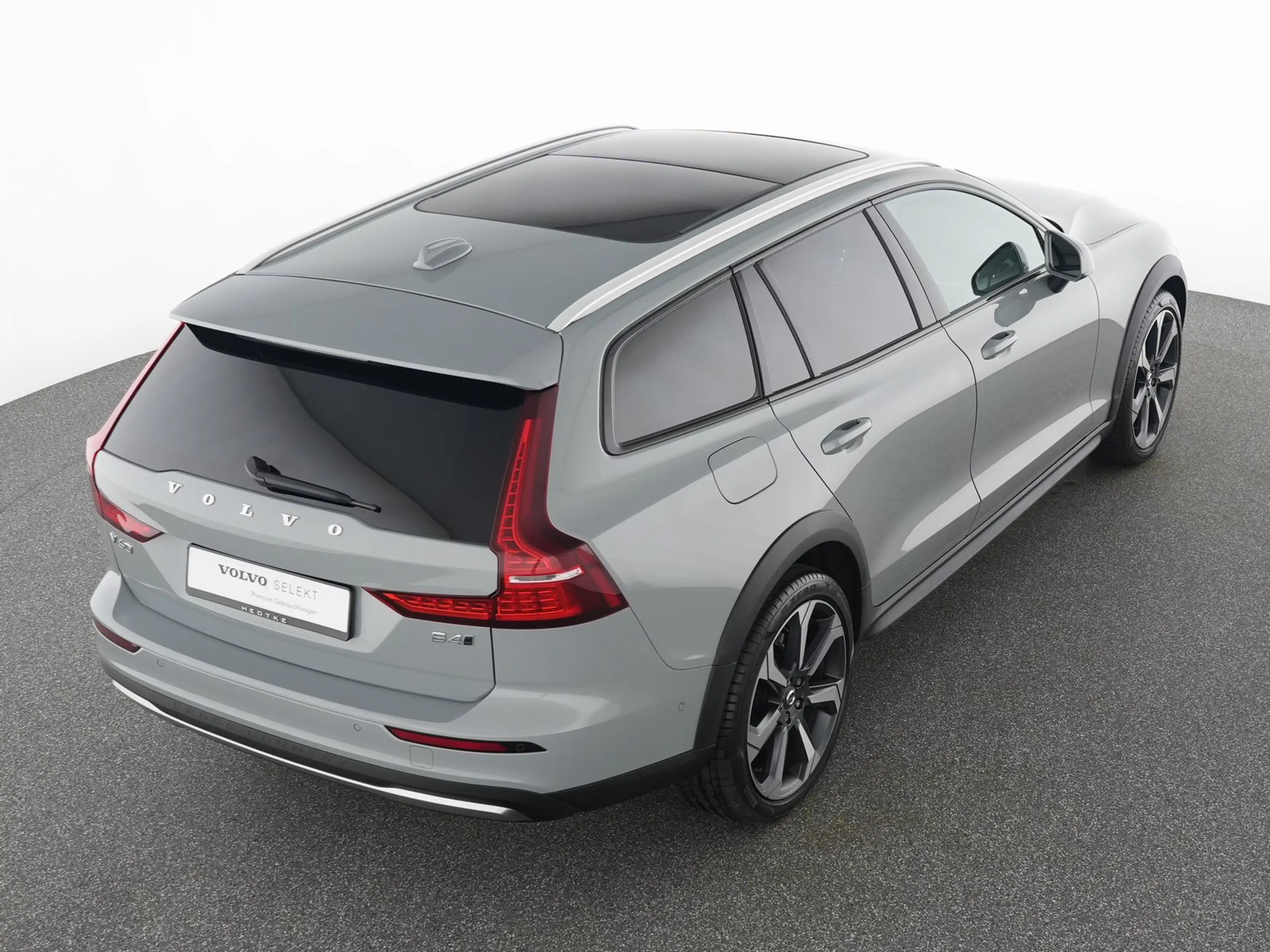 Volvo V60 Cross Country B4 Diesel AWD Geartronic Plus — photo 15