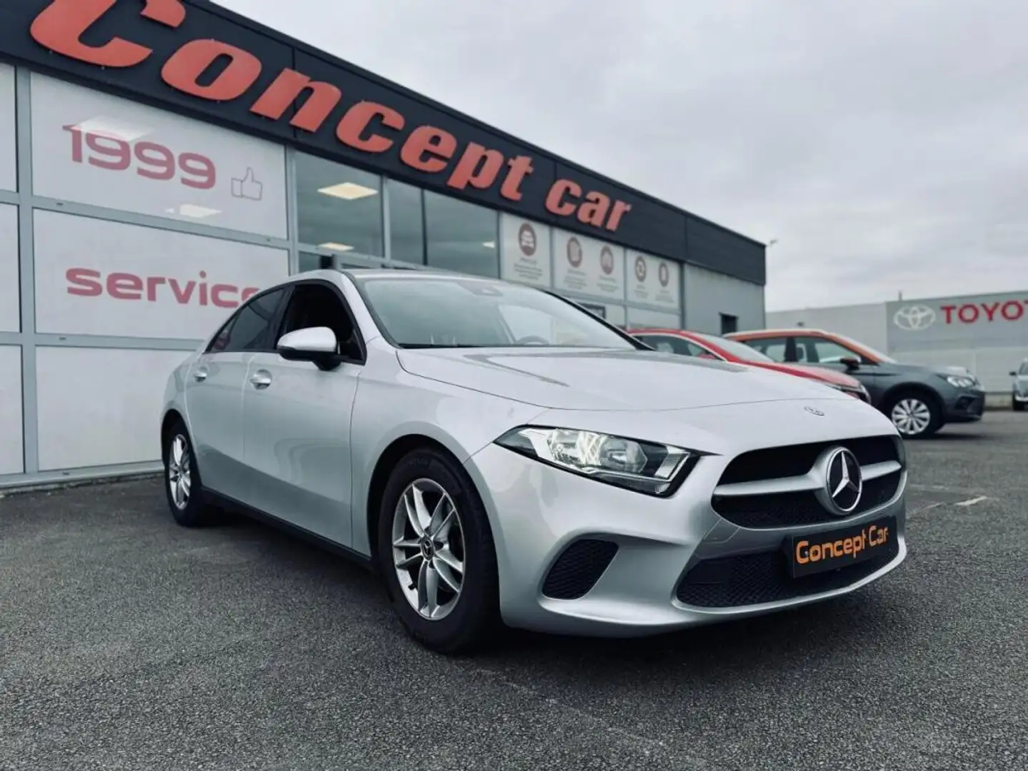 Mercedes-Benz Berline Business Line 180d 7G-DCT + Camera de Recu Argintiu - 1
