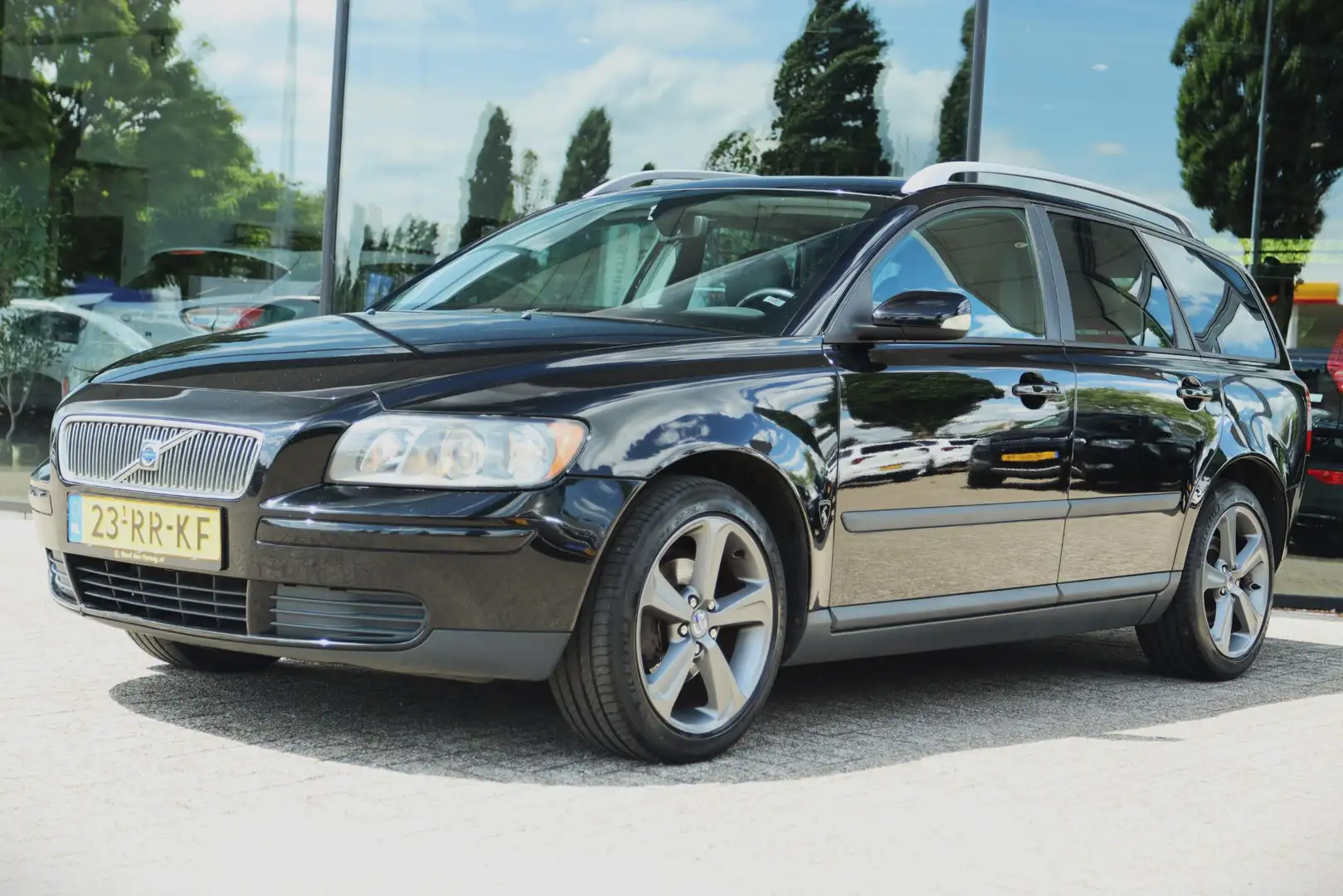 Volvo V50 1.8 KINETIC | NIEUWE APK | TREKHAAK | CLIMATE | CR Noir - 1
