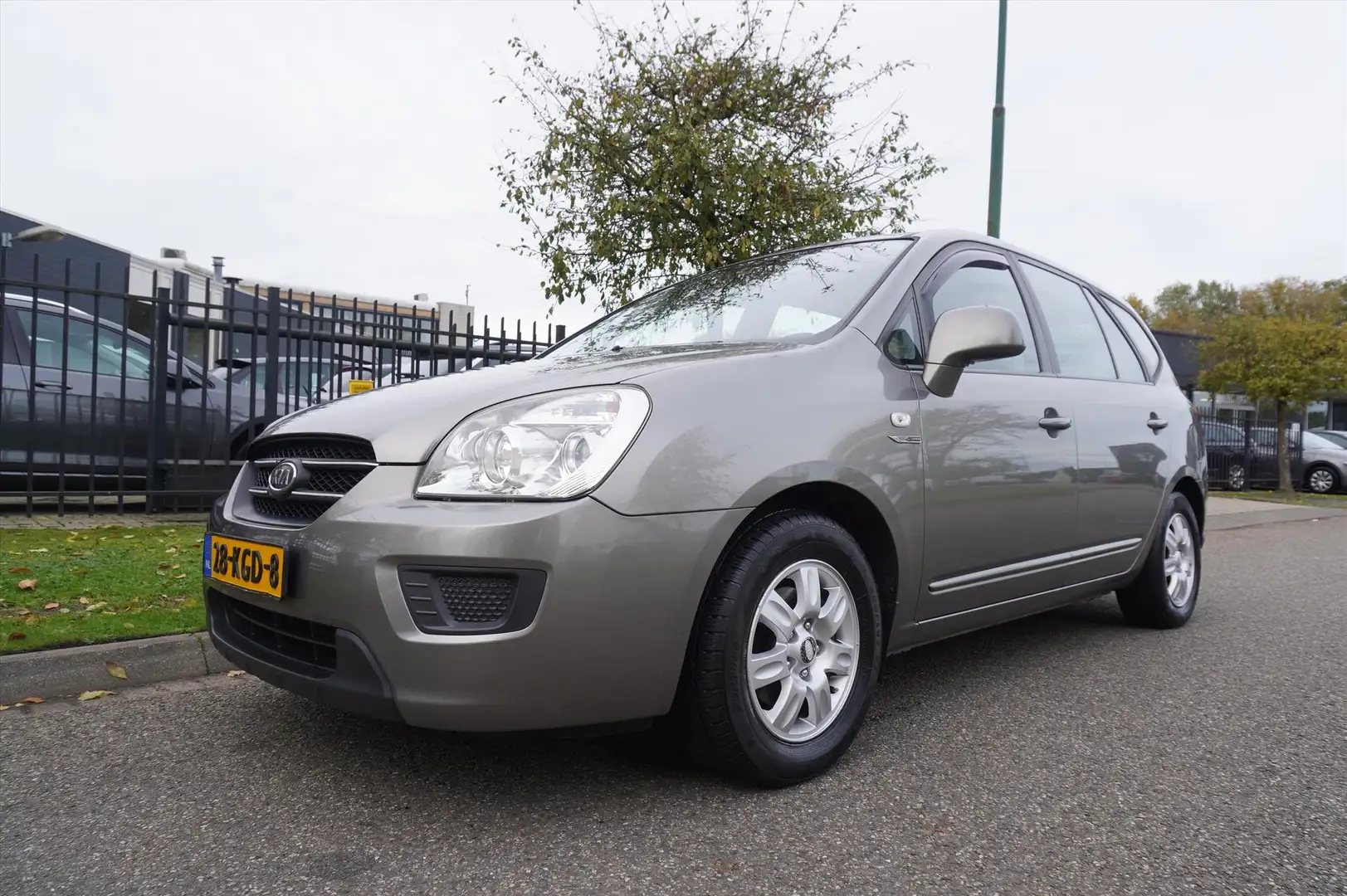 Kia Carens 2.0 CVVT LX LPG Airco Nette auto Export Gris - 1