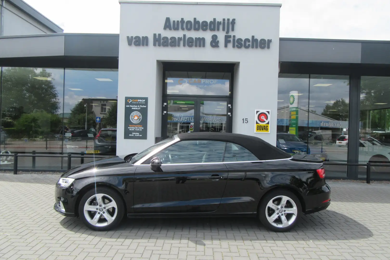 Audi A3 Cabriolet 1.4 TFSI CoD Sport Automaat, Navi, Camer Zwart - 2