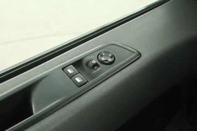 Opel Vivaro view 17