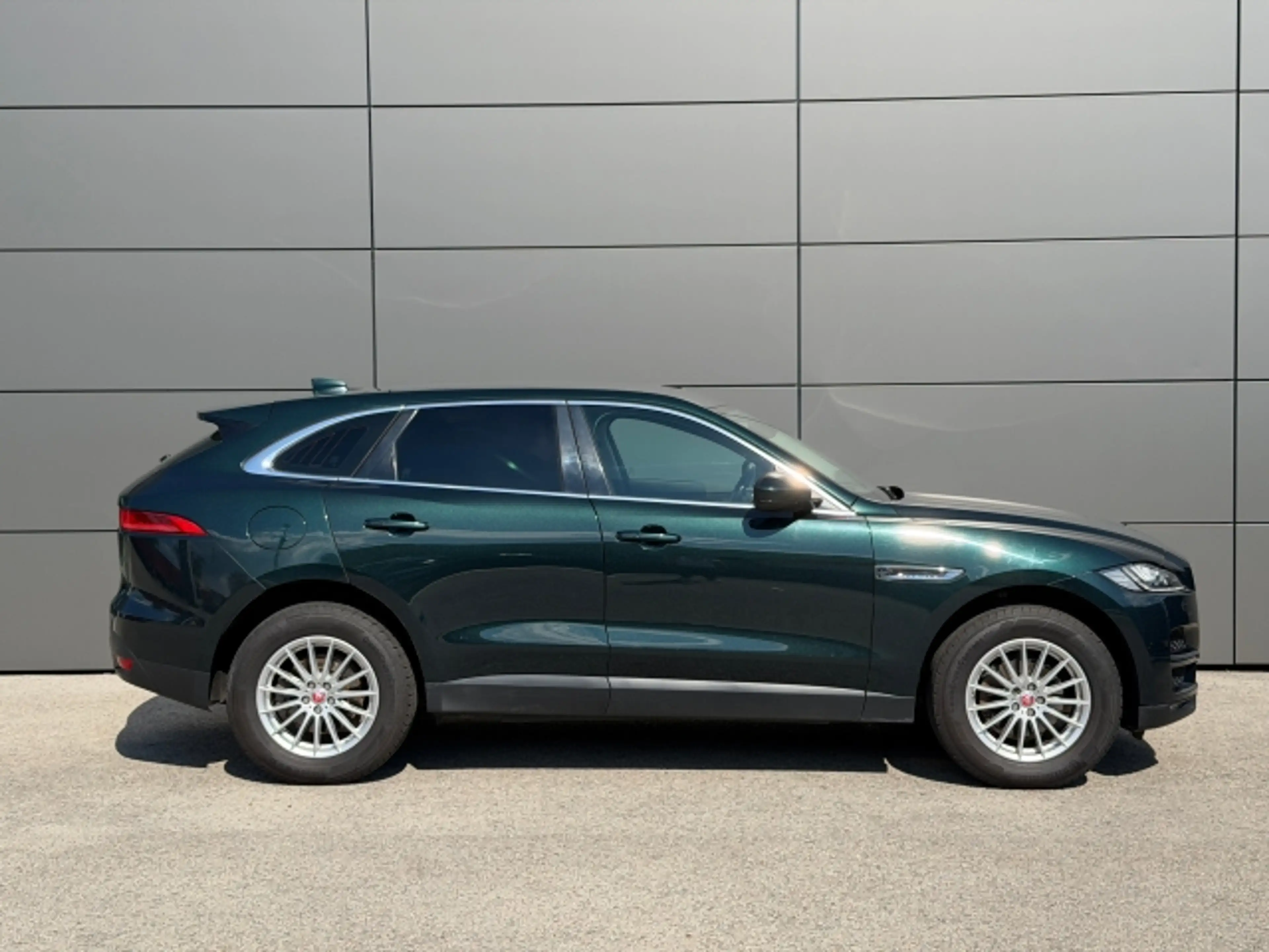 Jaguar F-Pace 25d Prestige AWD Aut. — photo 4