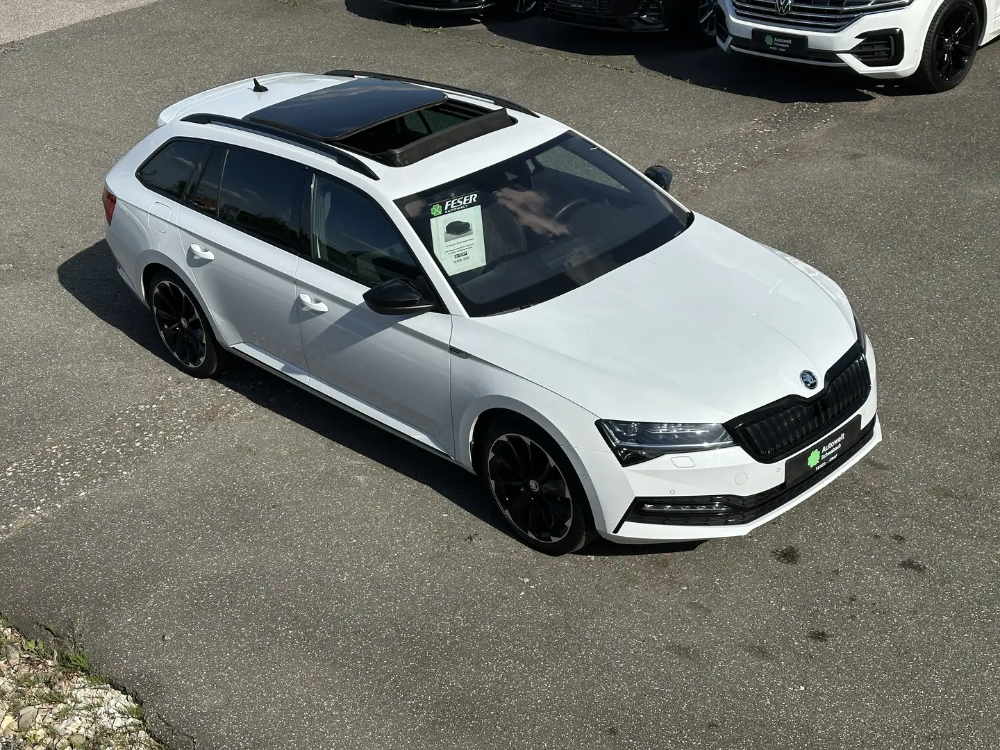 Skoda Superb Combi Sportline 1.4 eTSI LED PANO VIRTUAL Weiß - 1
