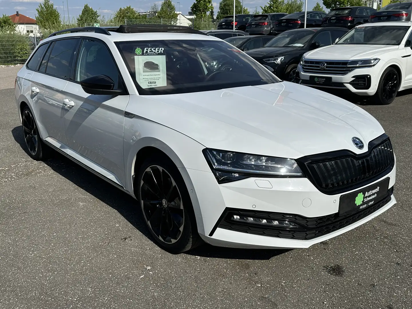 Skoda Superb Combi Sportline 1.4 eTSI LED PANO VIRTUAL Weiß - 2