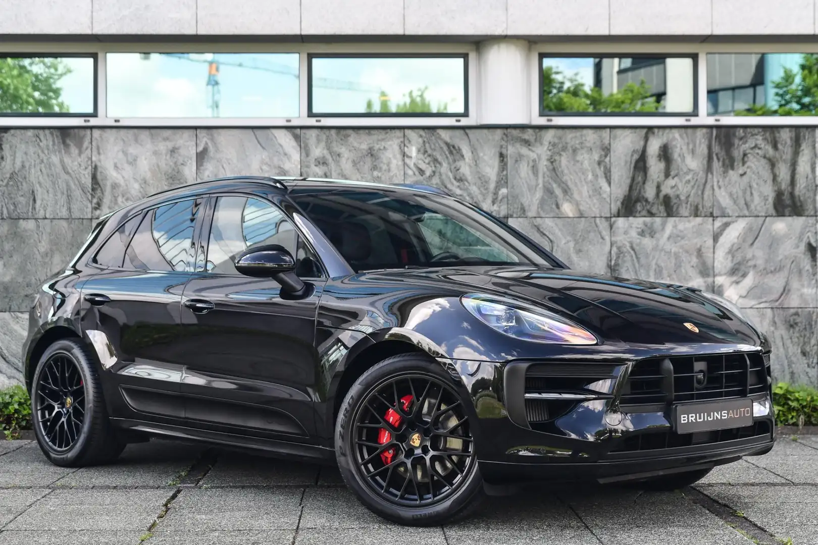 Porsche Macan 2.9 GTS |Bose|Panoramadak|Camera|Luchtvering|Sport Zwart - 2