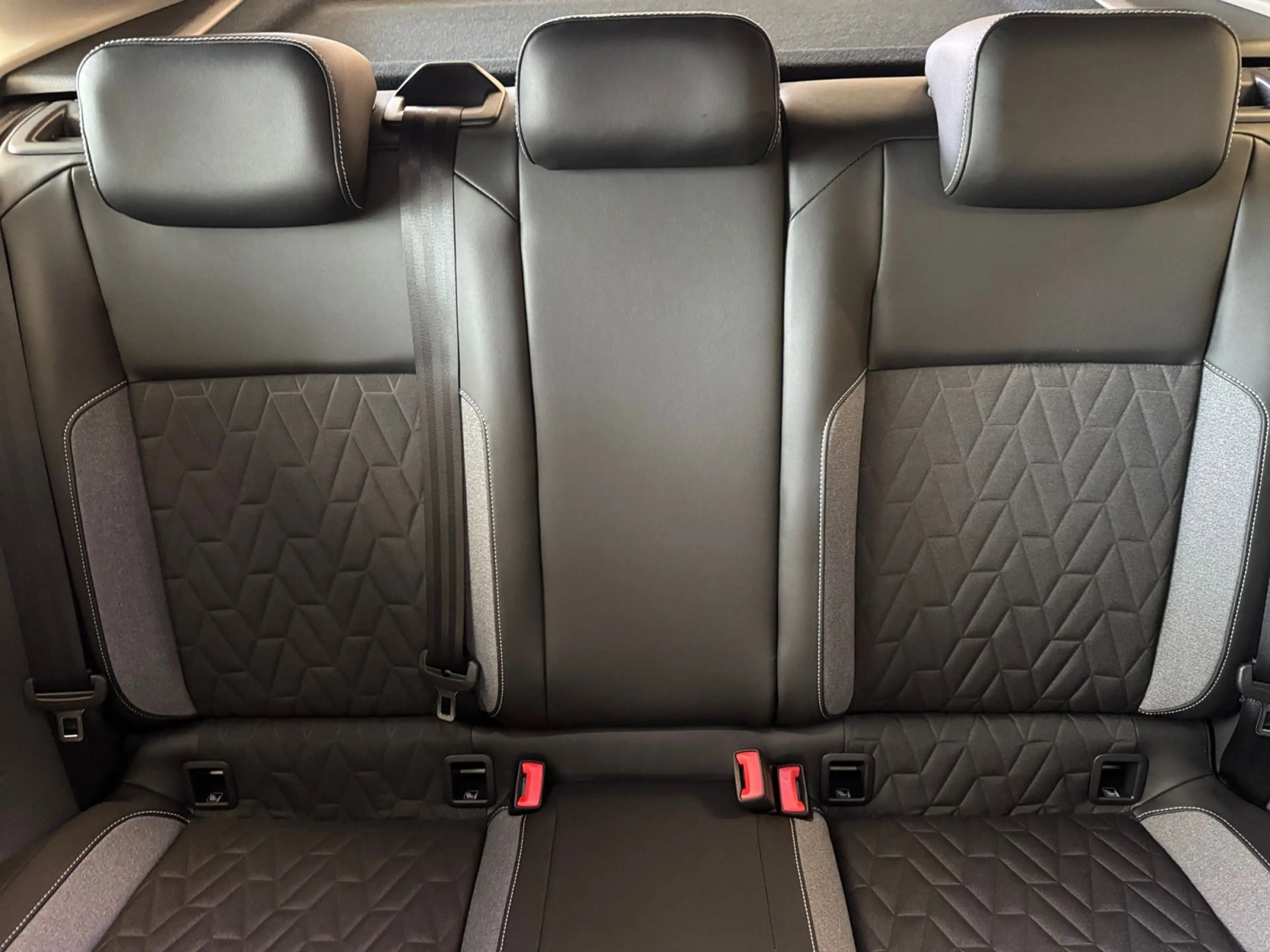 Volkswagen Taigo 1.0 TSI GOAL 5JG+LED+NAVI+ACC+SHZ+DAB+ALU — photo 16