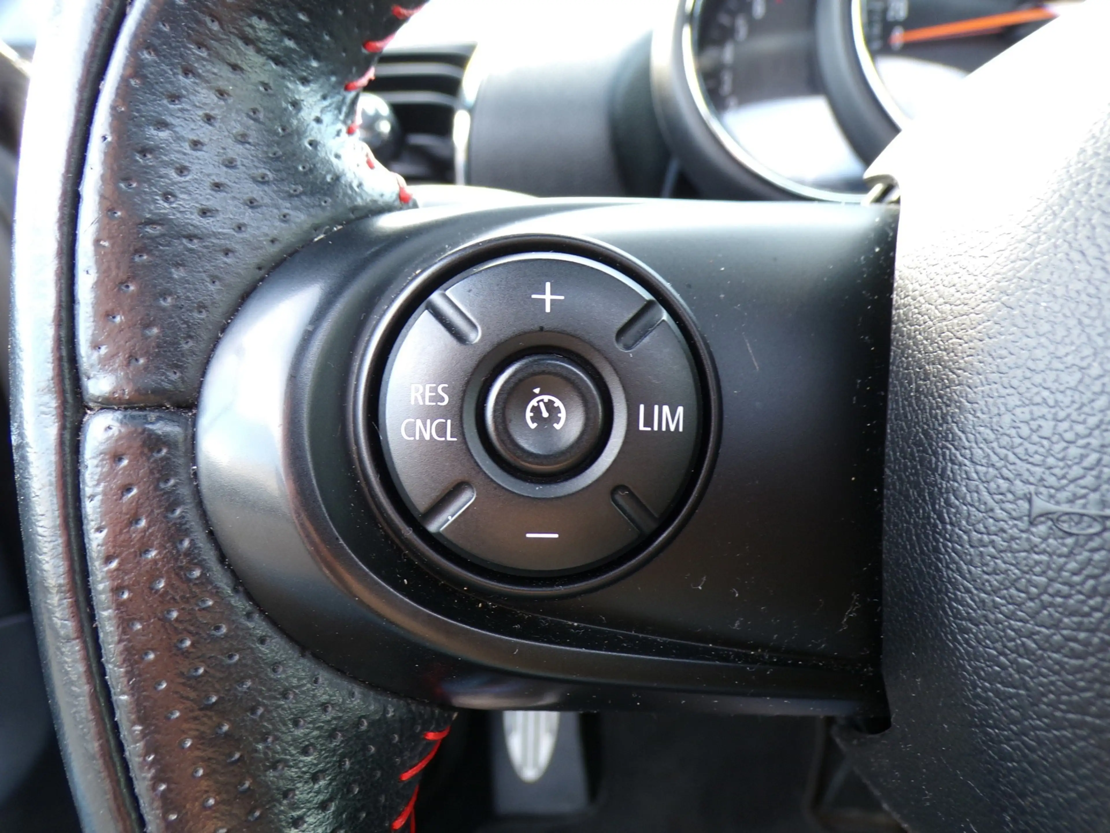 MINI John Cooper Works Clubman 1.5 Business JCW Pano-Cruise-Harman Kardon — photo 14