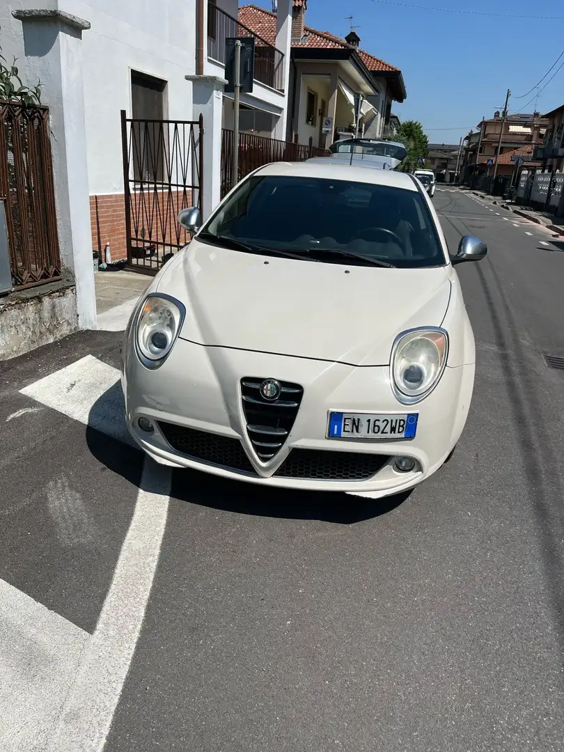 Alfa Romeo MiTo 0.9 t. t.air Distinctive Sp.Pack s&s 85cv - 1