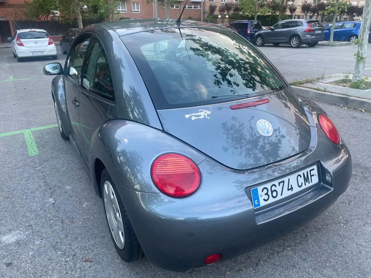 Volkswagen Beetle Beetle 1.6 gasolina 115 cv Gris - 2