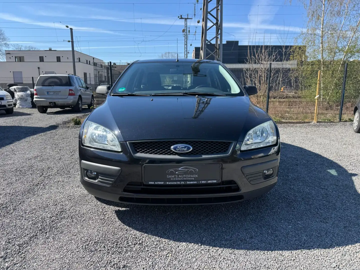 Ford Focus 2.0 Lim. Trend MKL LEUCHTET SHZ KLIMAAUT. Schwarz - 2