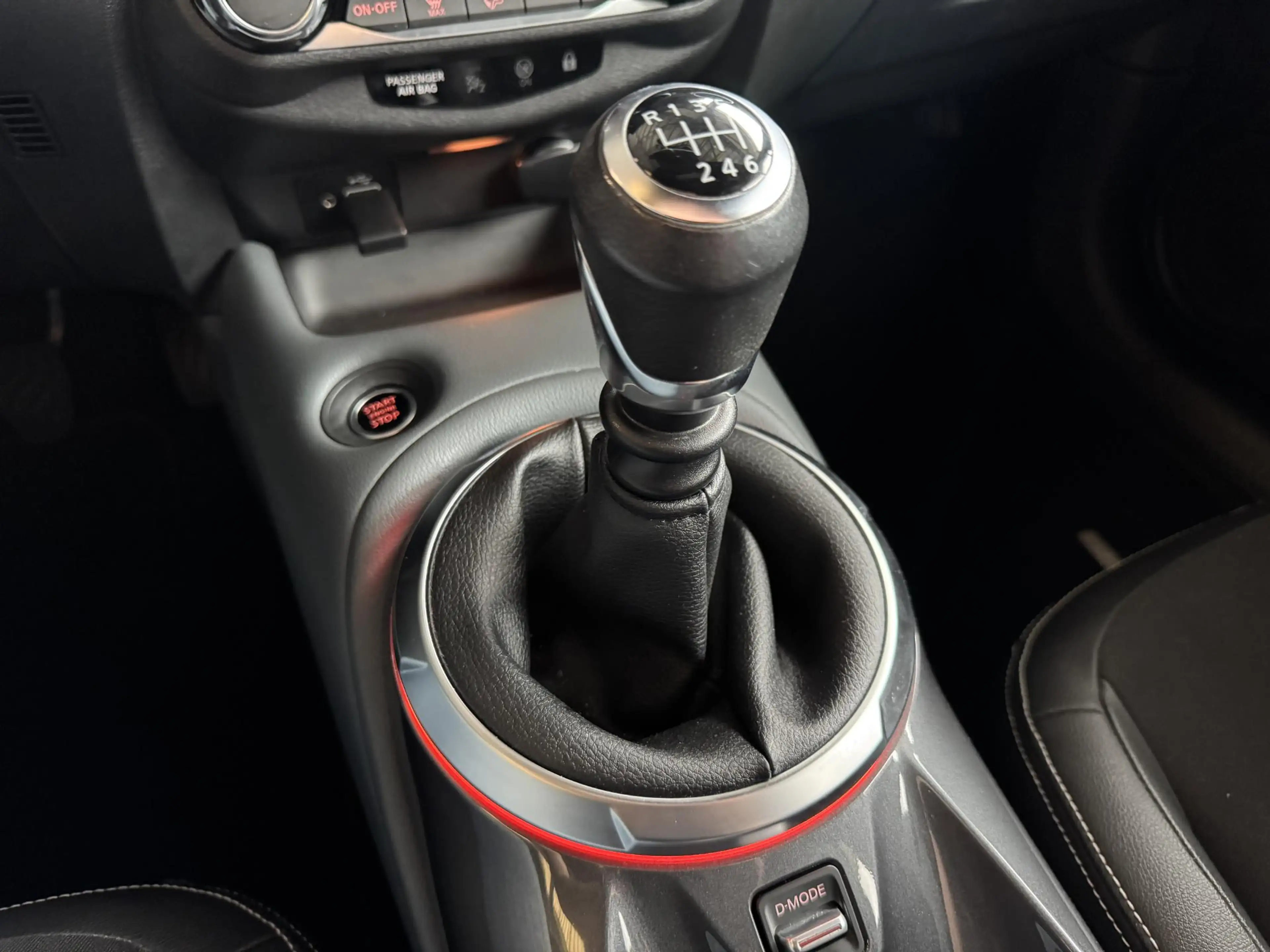 Nissan Juke 1.0 DIG-T 117PK TEKNA 2-TONE APPCARPLAY/P-CAM360 / — photo 29