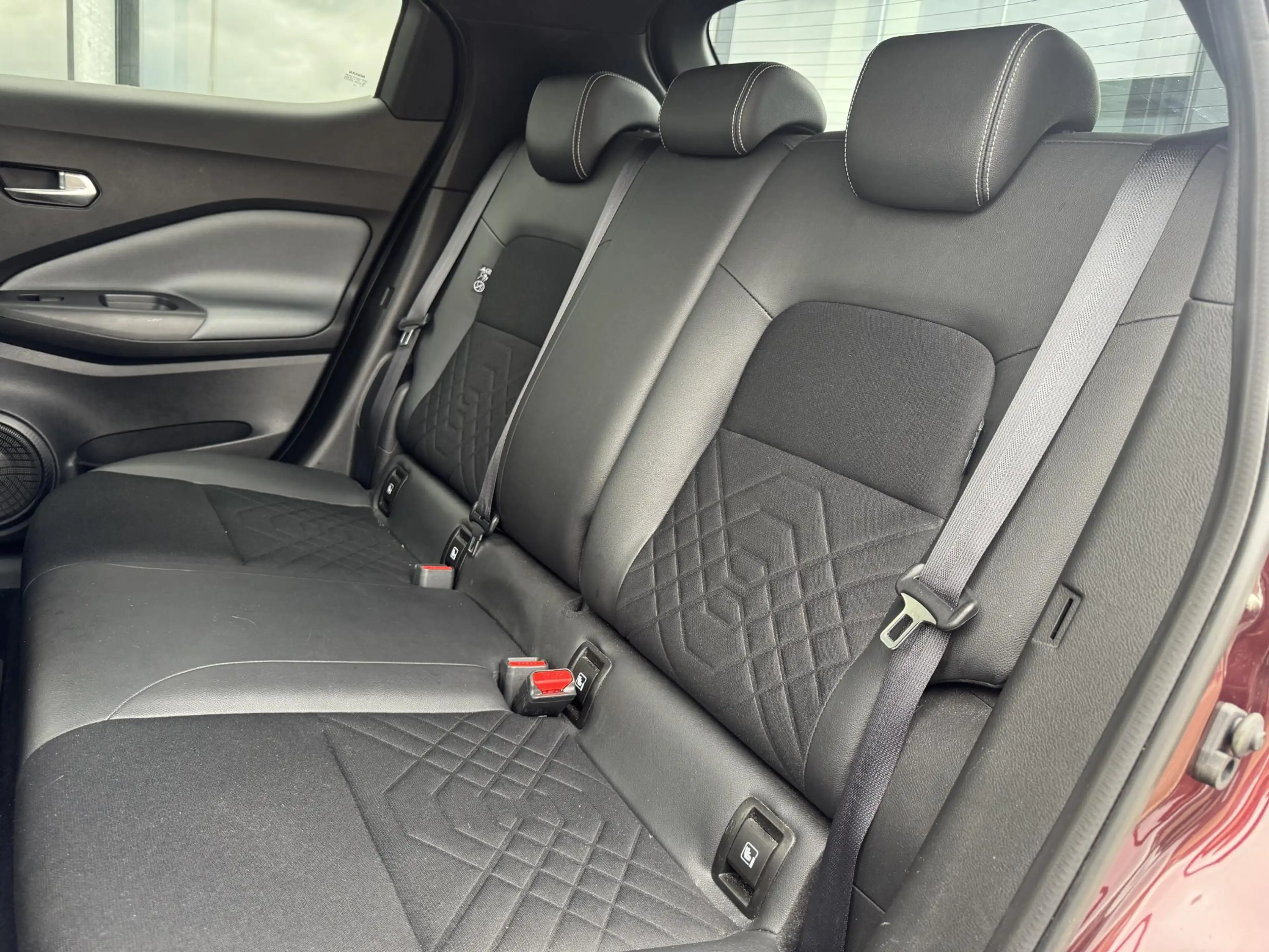 Nissan Juke 1.0 DIG-T 117PK TEKNA 2-TONE APPCARPLAY/P-CAM360 / — photo 34