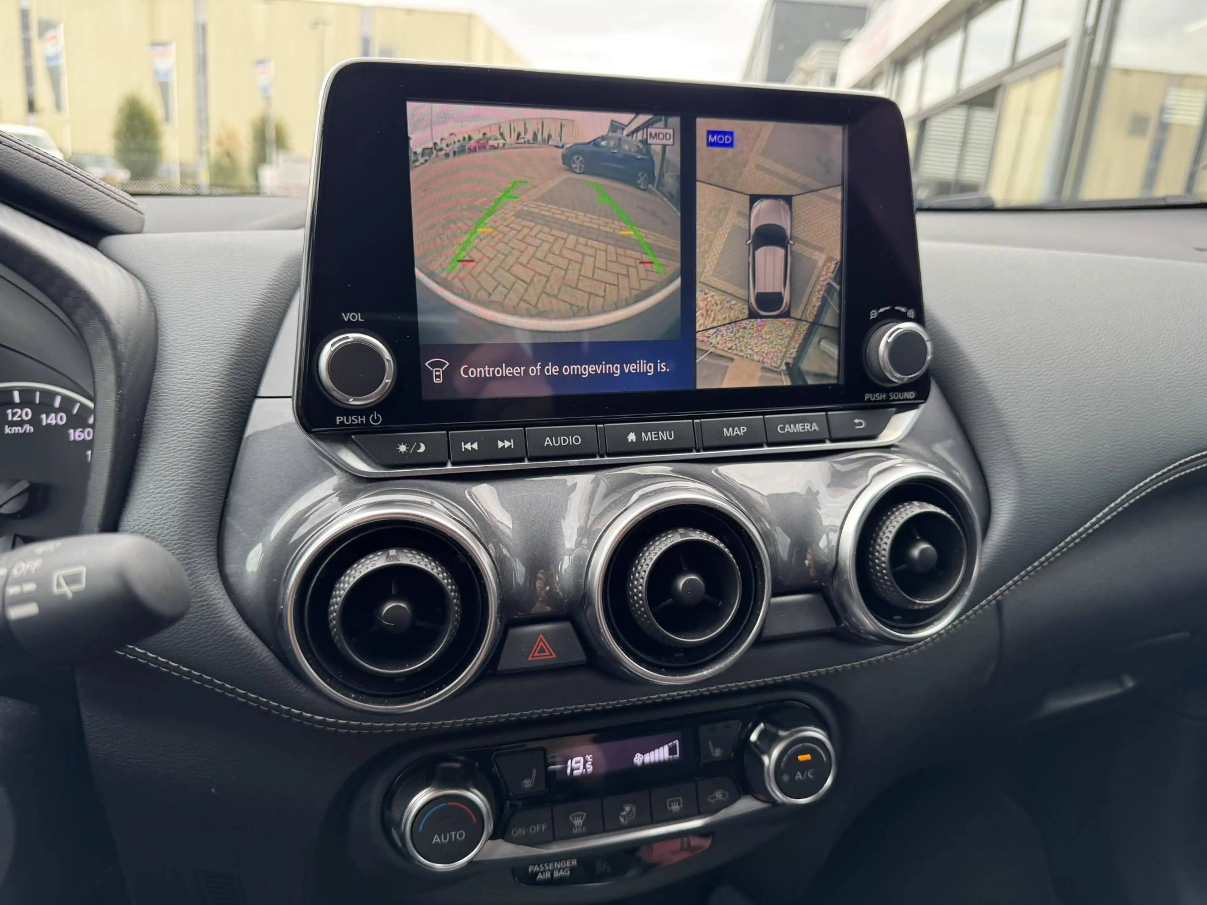 Nissan Juke 1.0 DIG-T 117PK TEKNA 2-TONE APPCARPLAY/P-CAM360 / — photo 18