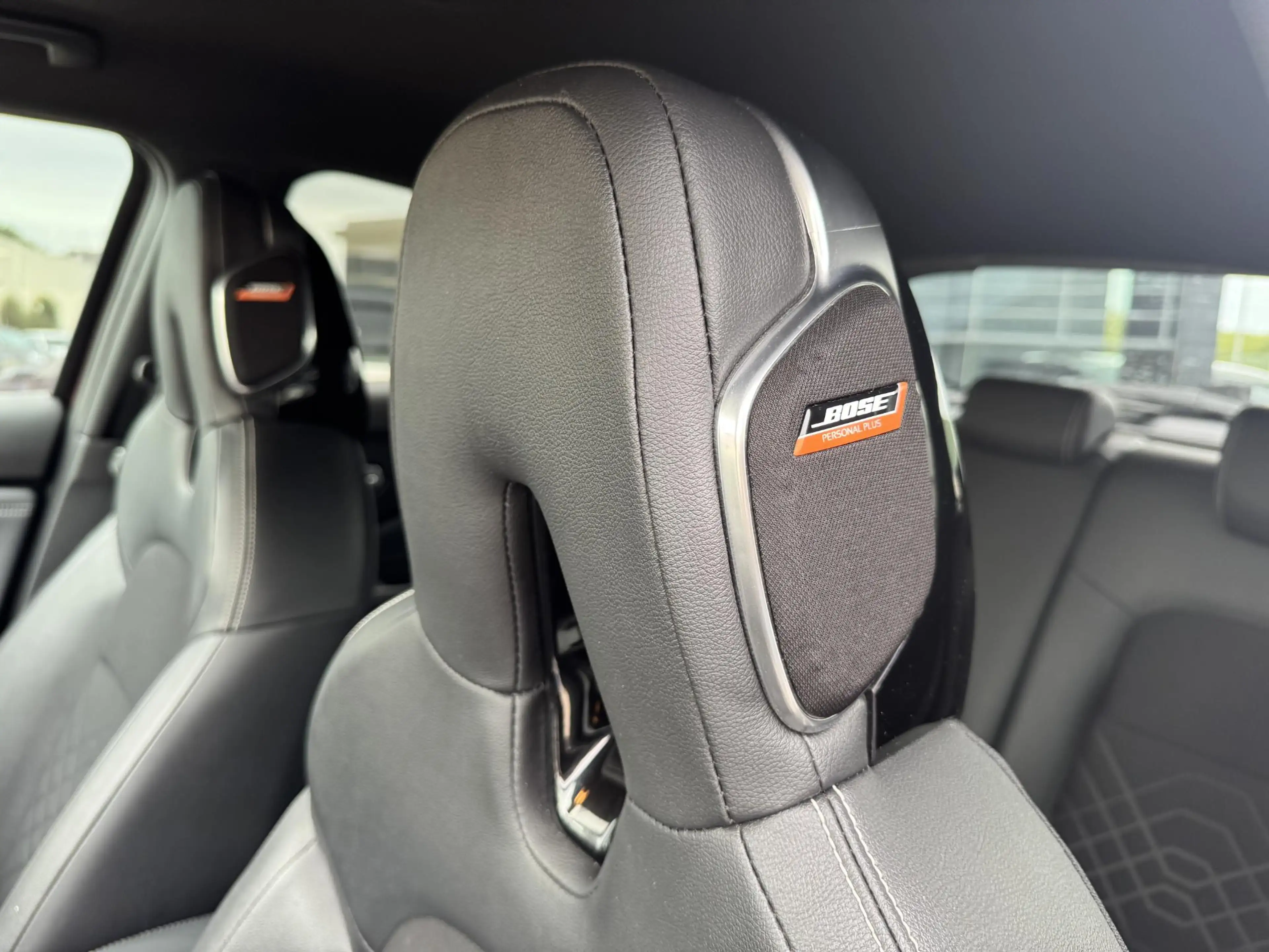 Nissan Juke 1.0 DIG-T 117PK TEKNA 2-TONE APPCARPLAY/P-CAM360 / — photo 8