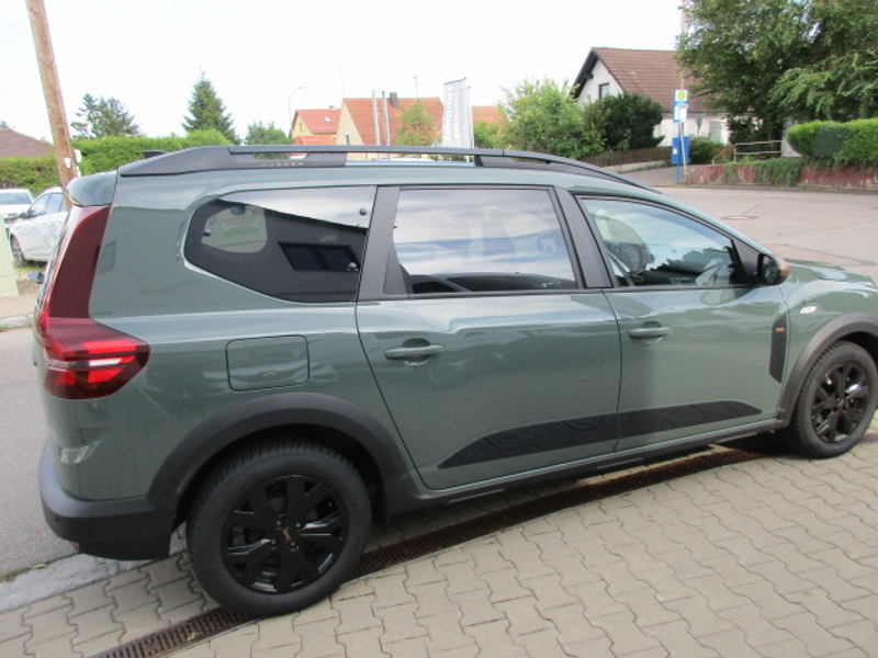 Dacia Jogger Extreme TCE 110 Navi Sitzheizung 7 Sitzer Klimaautomatik Alufelgen Top Ausstattung — photo 5