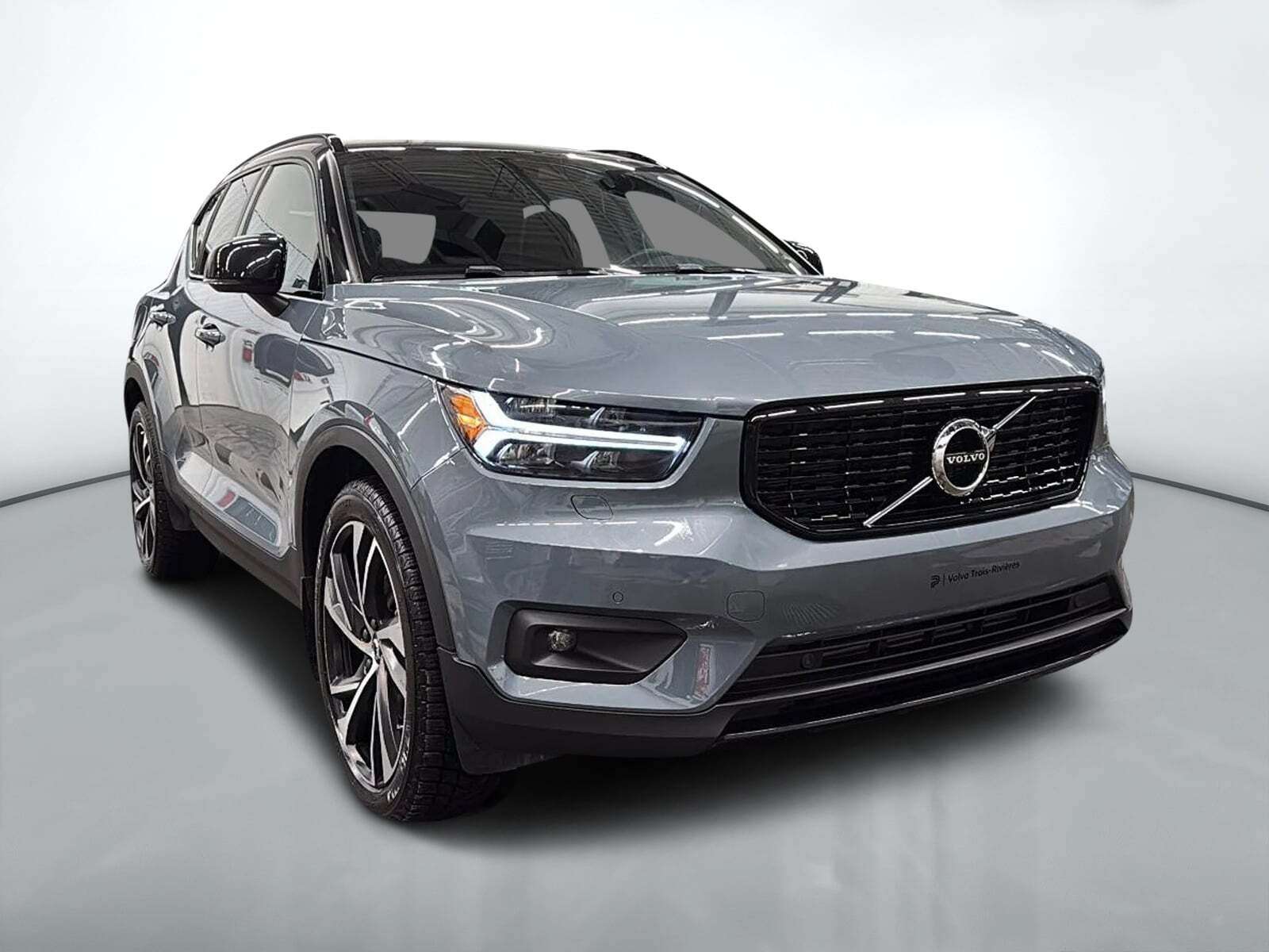 2022 Volvo XC40 T5 R-DESIGN AWD // POLESTAR