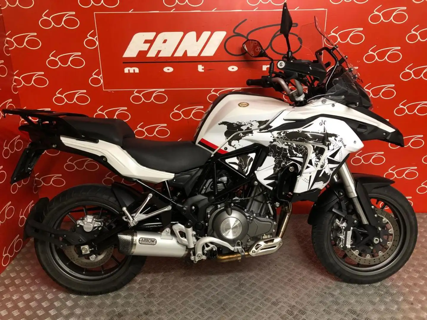 Benelli TRK 502 . Bianco - 1