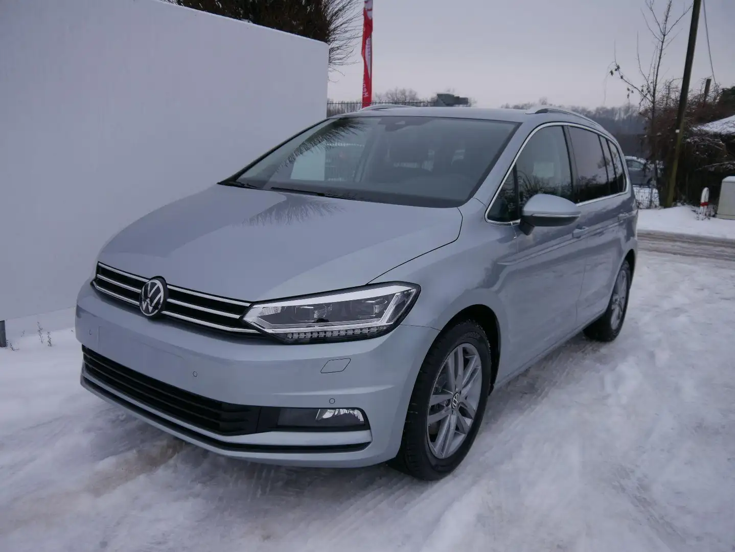 Volkswagen Touran Comfortline 1.5 TSI DSG COMFORTLINE*NAVI*ACC*PD... Silber - 1