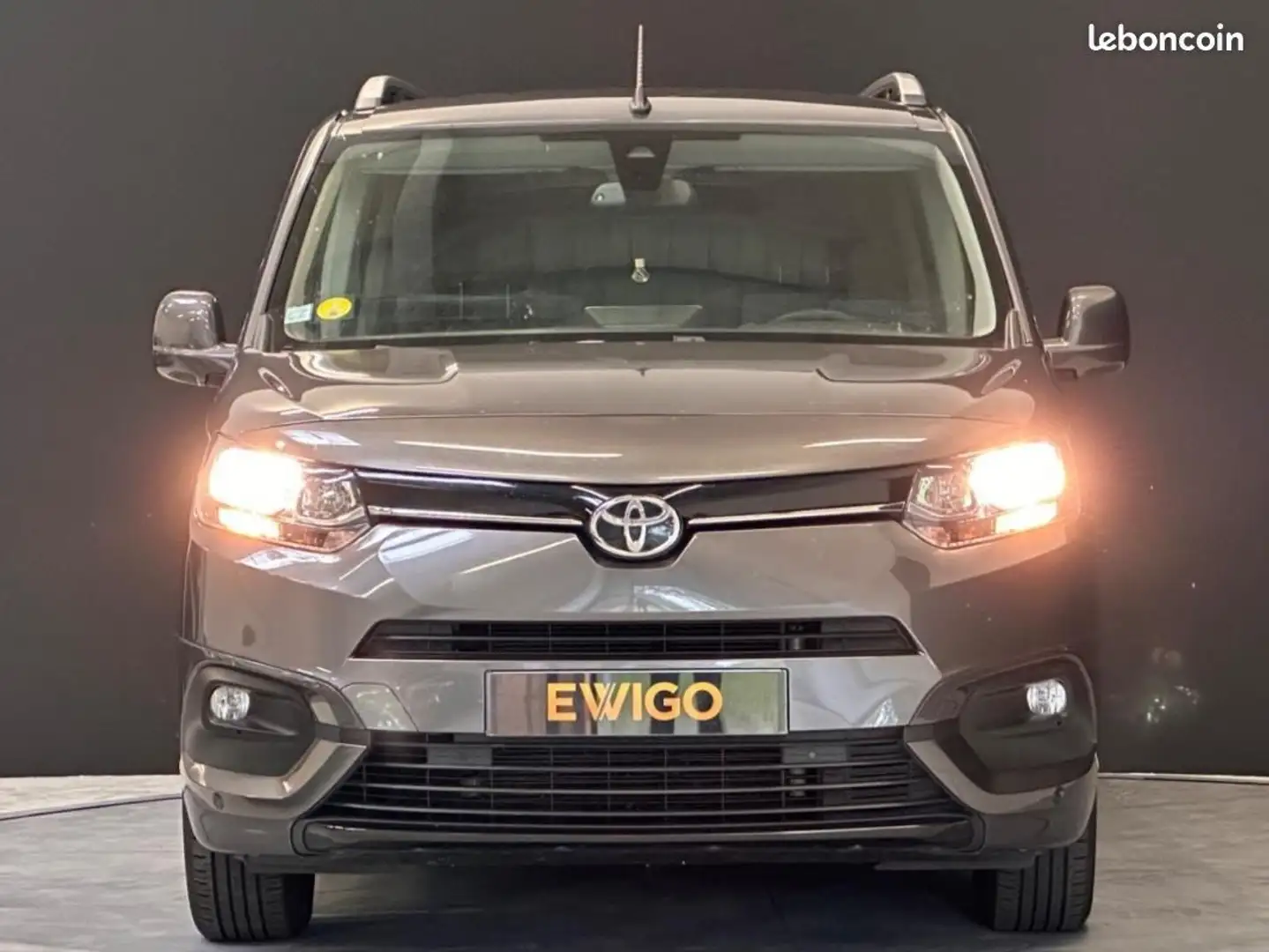 Toyota Proace CITY Verso PRO ACE 1.5 D4D 130ch MEDIUM L1 EXECUTI Gris - 2