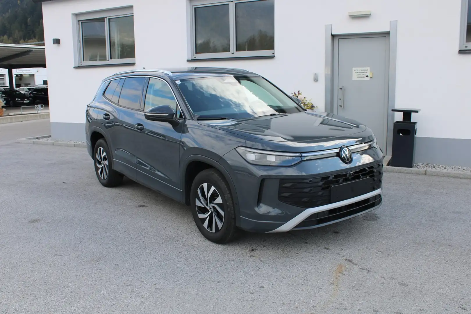 Volkswagen Tayron Friends eHybrid DSG 150kW Grau - 2