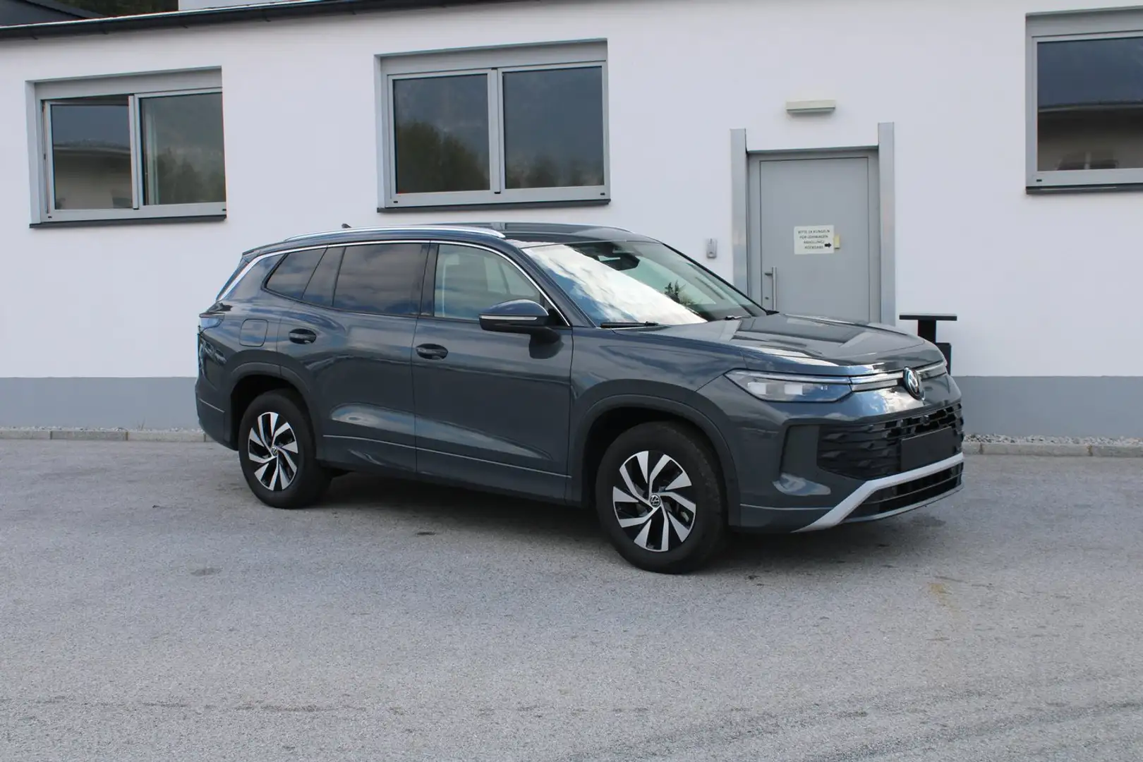 Volkswagen Tayron Friends eHybrid DSG 150kW Grau - 1