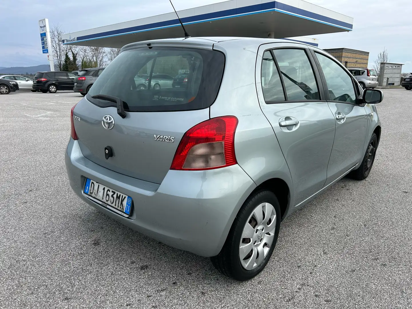 Toyota Yaris 5p 1.0 Sol - 2