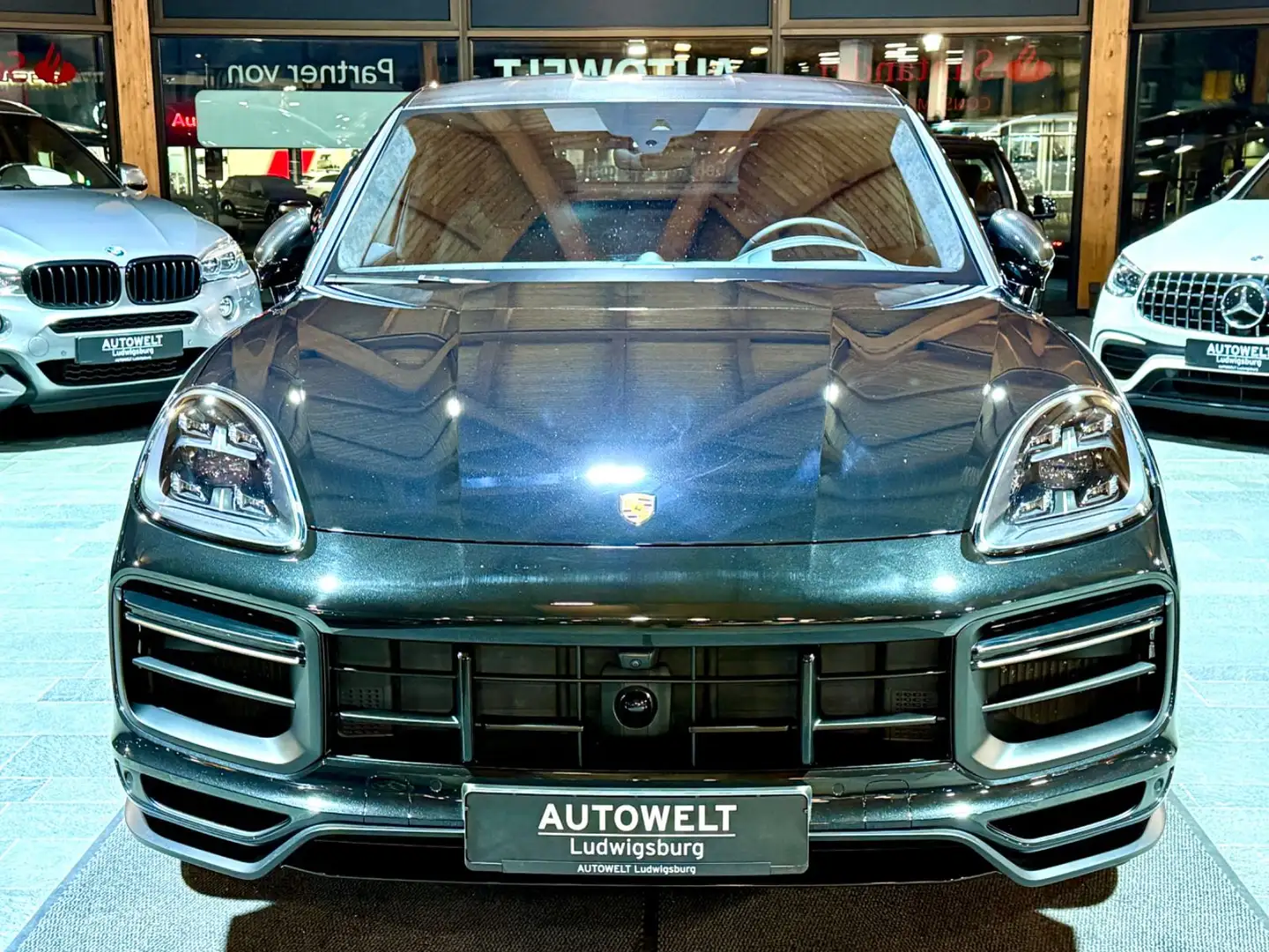 Porsche Cayenne Coupe Turbo GT Schwarz - 2