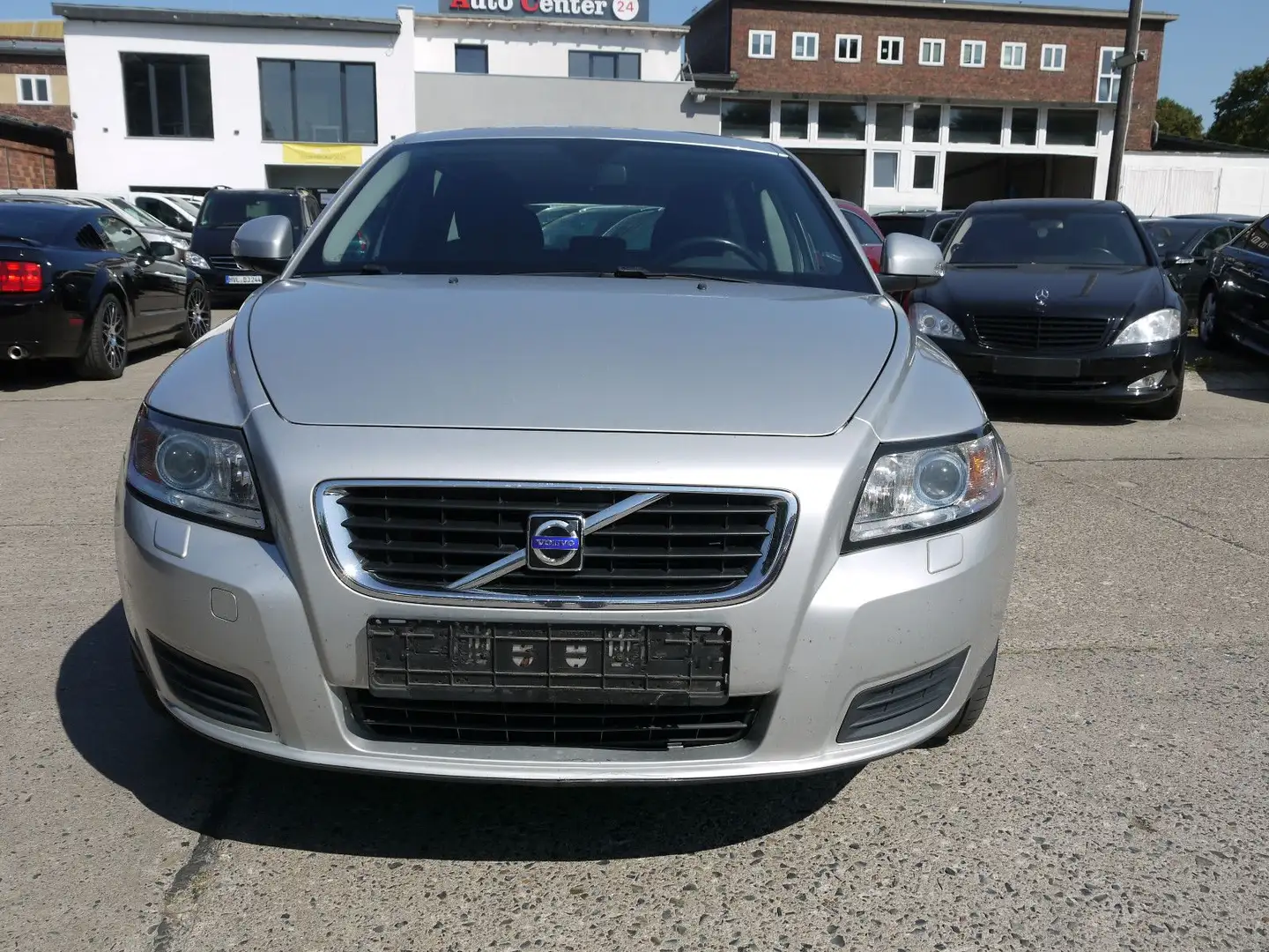 Volvo V50 Kombi 1.8 Kinetic Stříbrná - 2