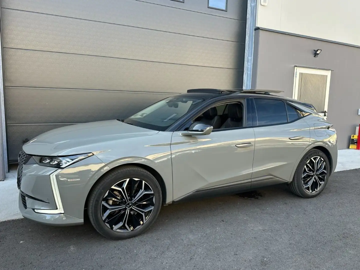 DS Automobiles DS 4 E TENSE 225 CV HYBRIDE BOITE AUTOMATIQUE Gris - 1