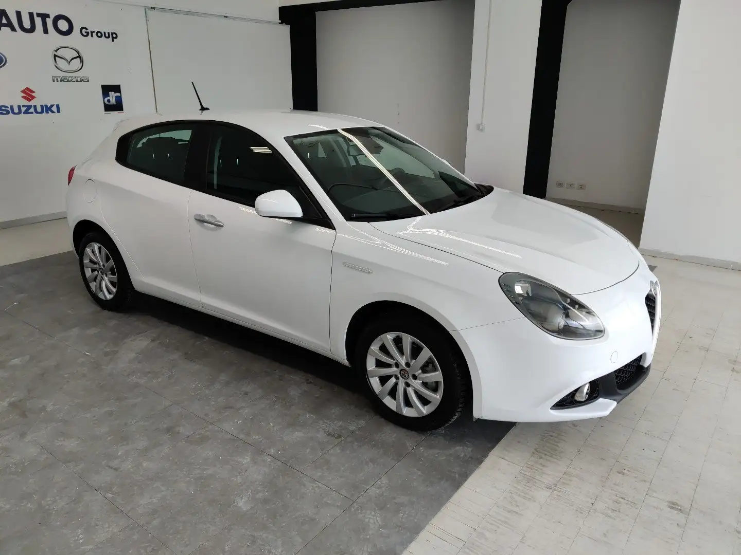 Alfa Romeo Giulietta 1.6 JTDm 120 CV Weiß - 1
