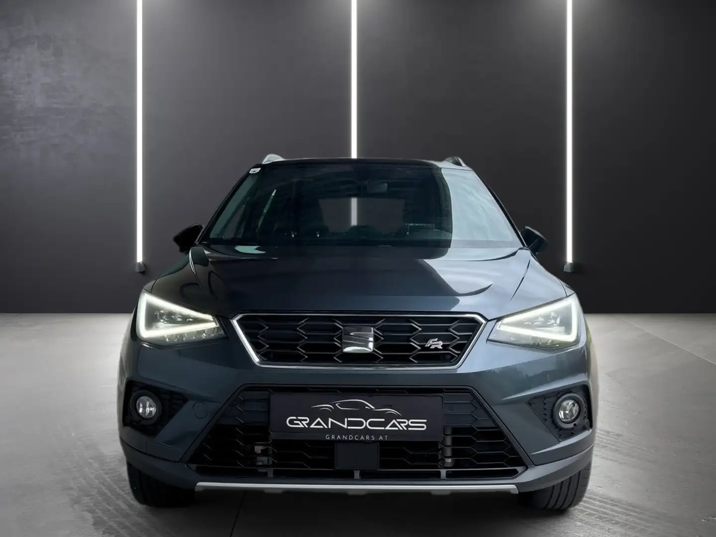 SEAT Arona 1,0 Eco TSI FR Grau - 2